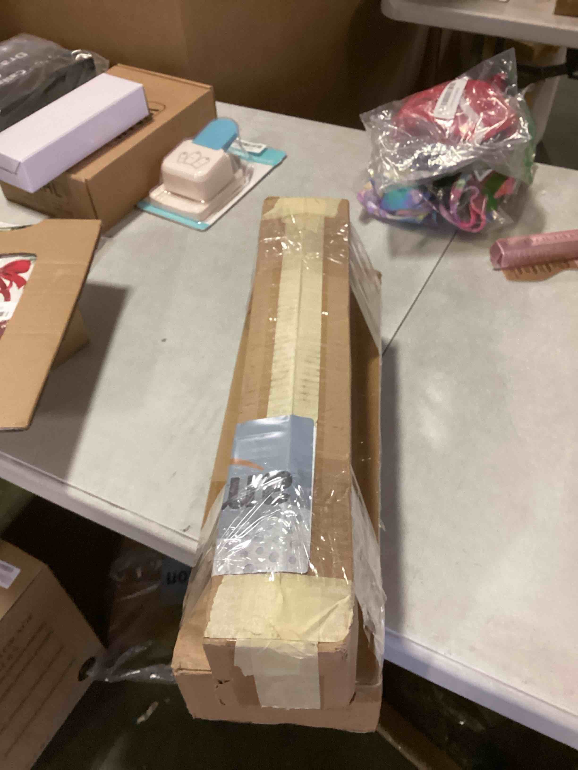 https://s3.amazonaws.com/lotting-images-prod/bidfta/PNK2272967_1737665403955.jpeg