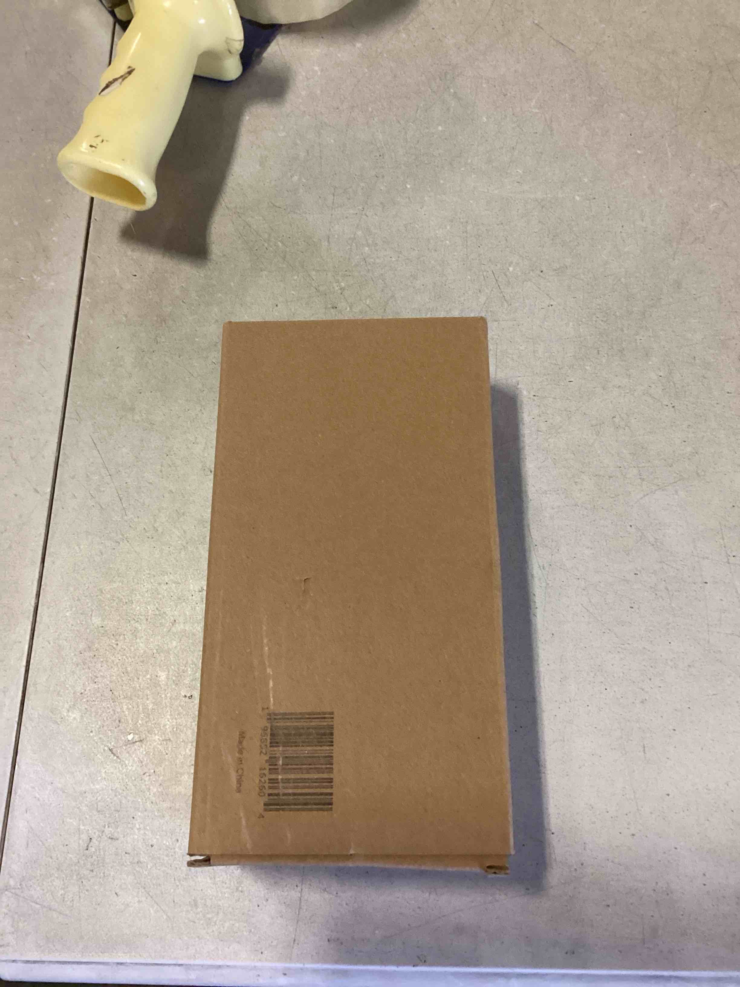 https://s3.amazonaws.com/lotting-images-prod/bidfta/PNK2272997_1737732478747.jpeg