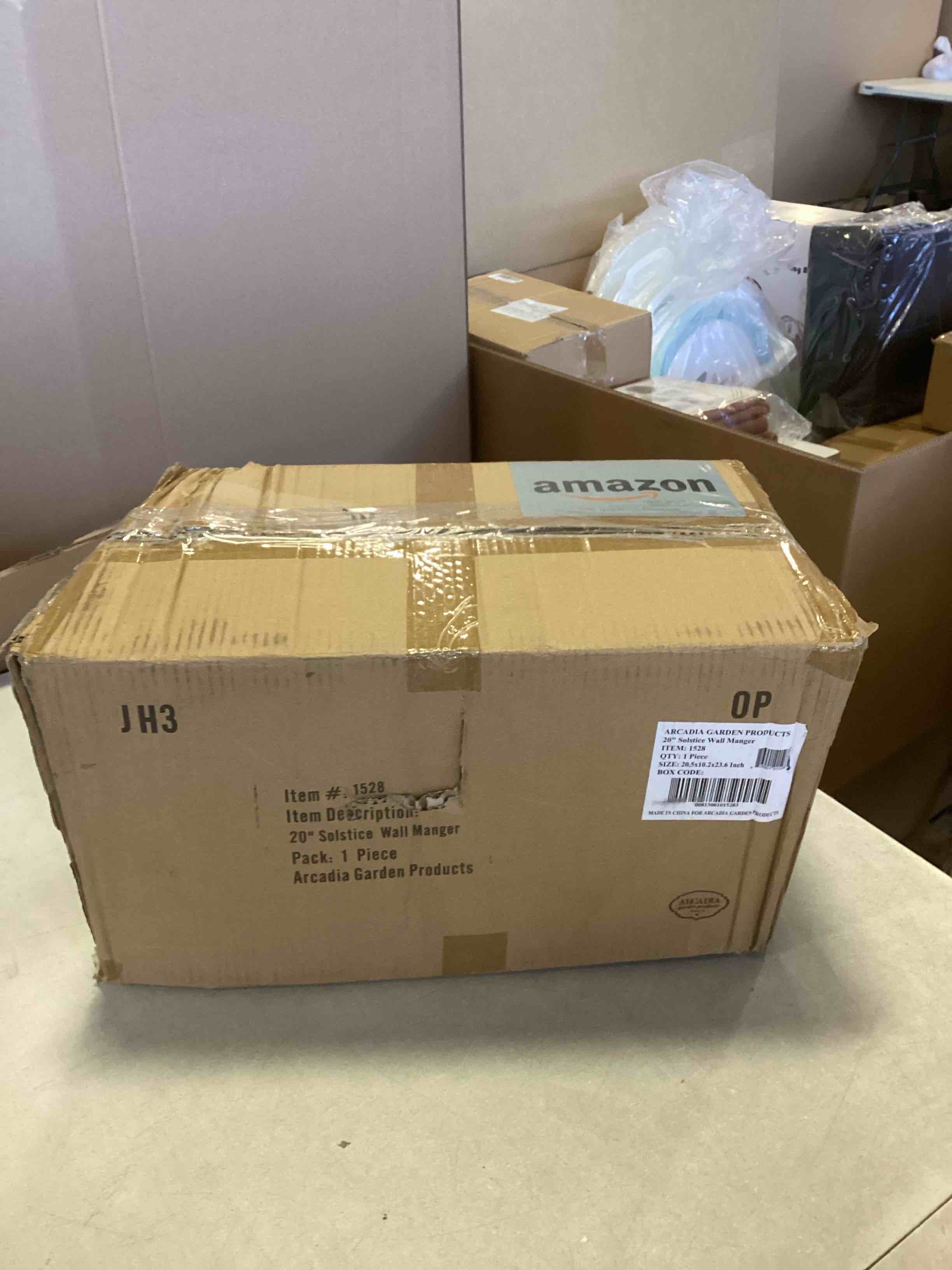 https://s3.amazonaws.com/lotting-images-prod/bidfta/PNK2274263_1738173865157.jpeg