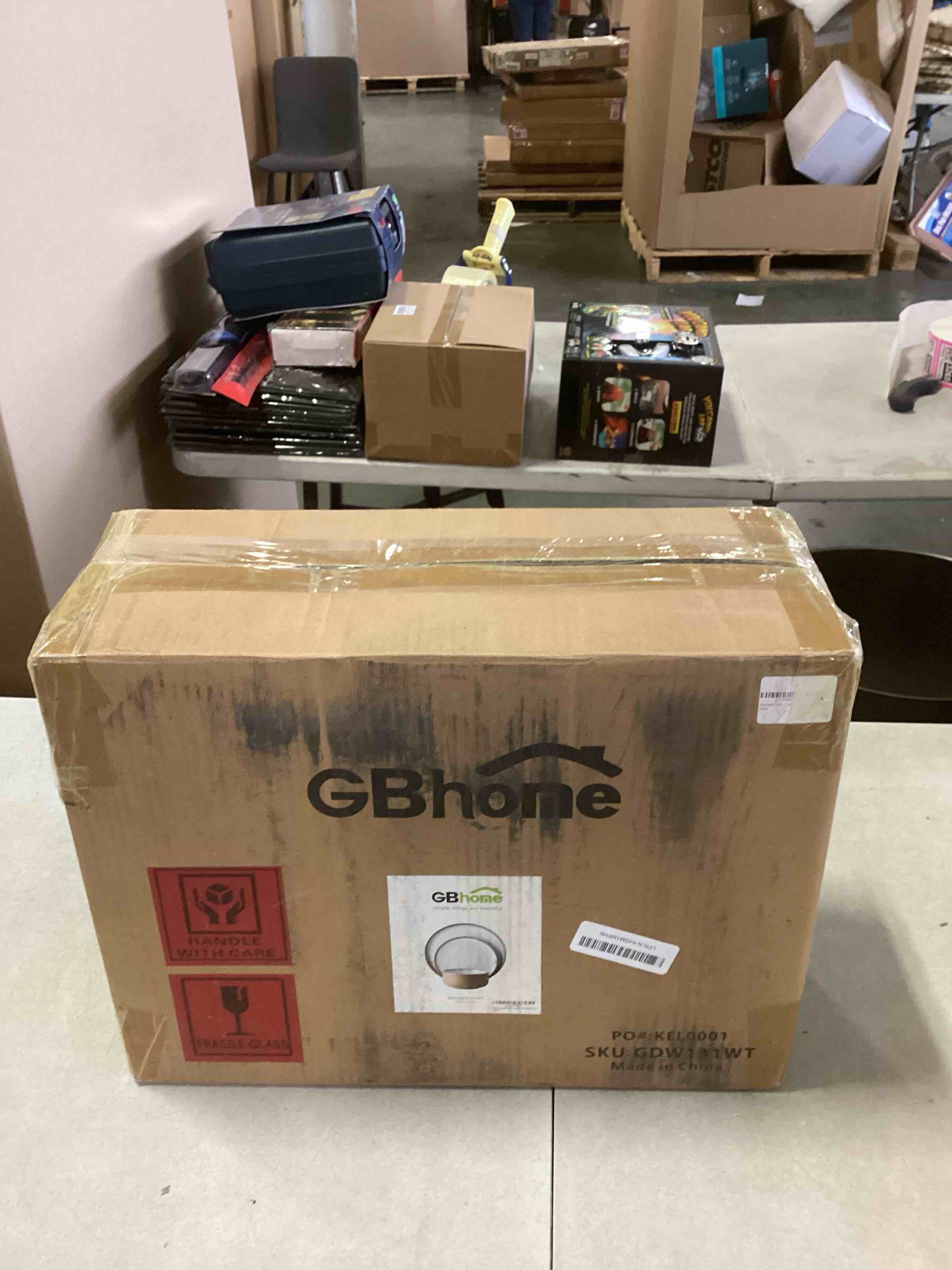 https://s3.amazonaws.com/lotting-images-prod/bidfta/PNK2274430_1738262253153.jpeg
