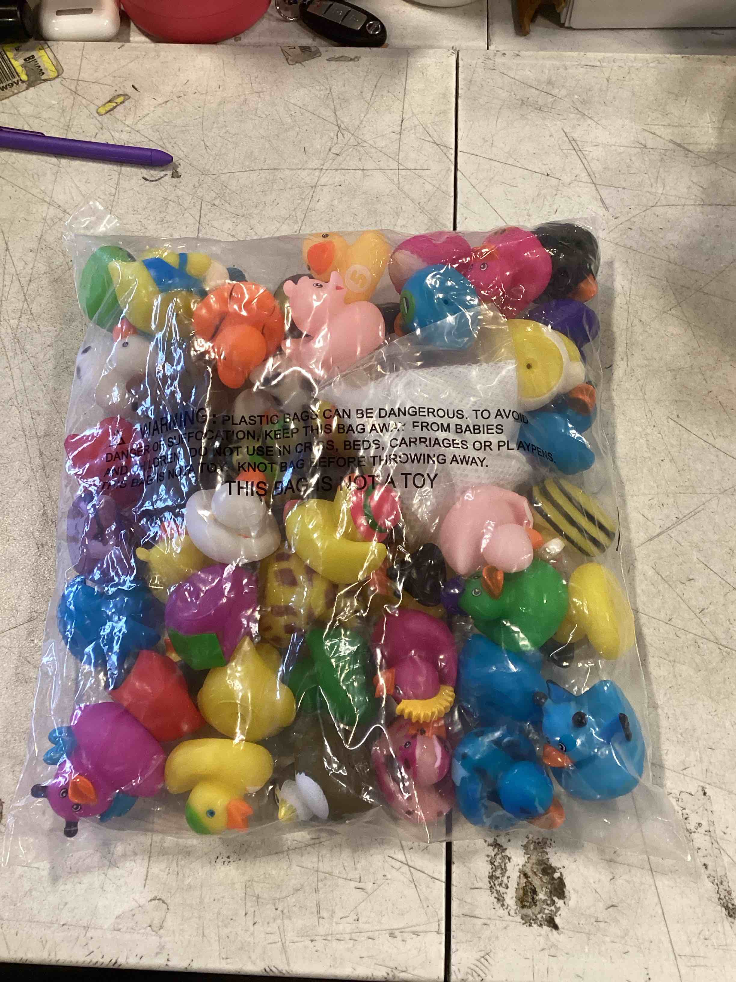 https://s3.amazonaws.com/lotting-images-prod/bidfta/PNK2275396_1738075730219.jpeg