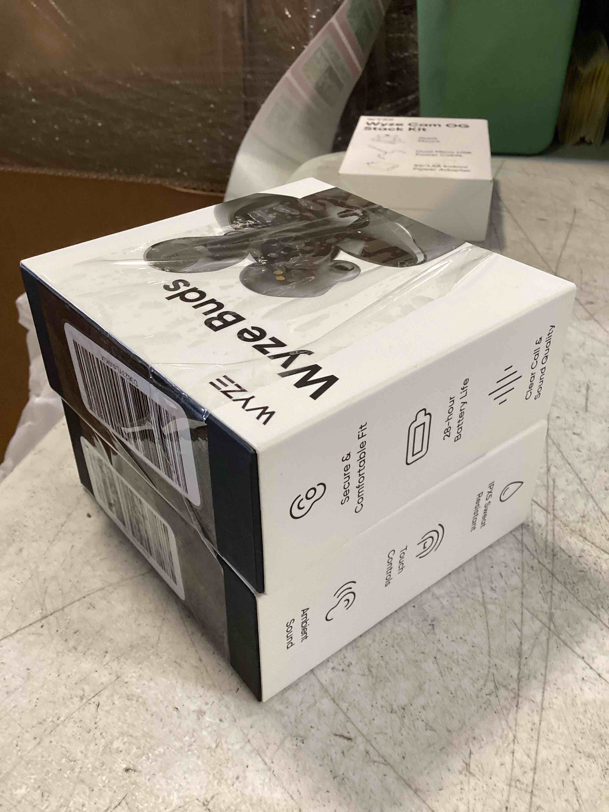 https://s3.amazonaws.com/lotting-images-prod/bidfta/PNK2276410_1738699223245.jpeg