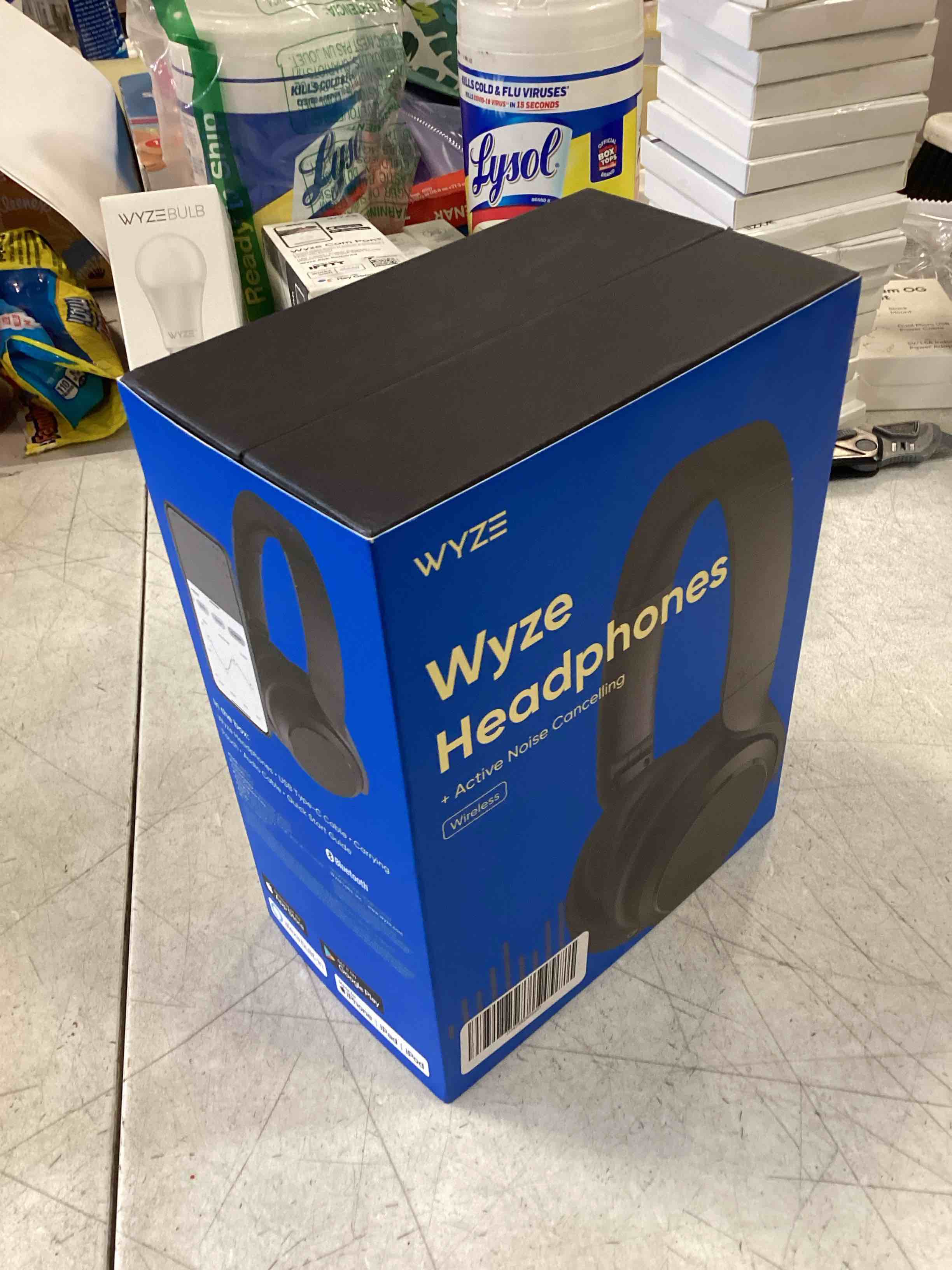 https://s3.amazonaws.com/lotting-images-prod/bidfta/PNK2276489_1738703407416.jpeg