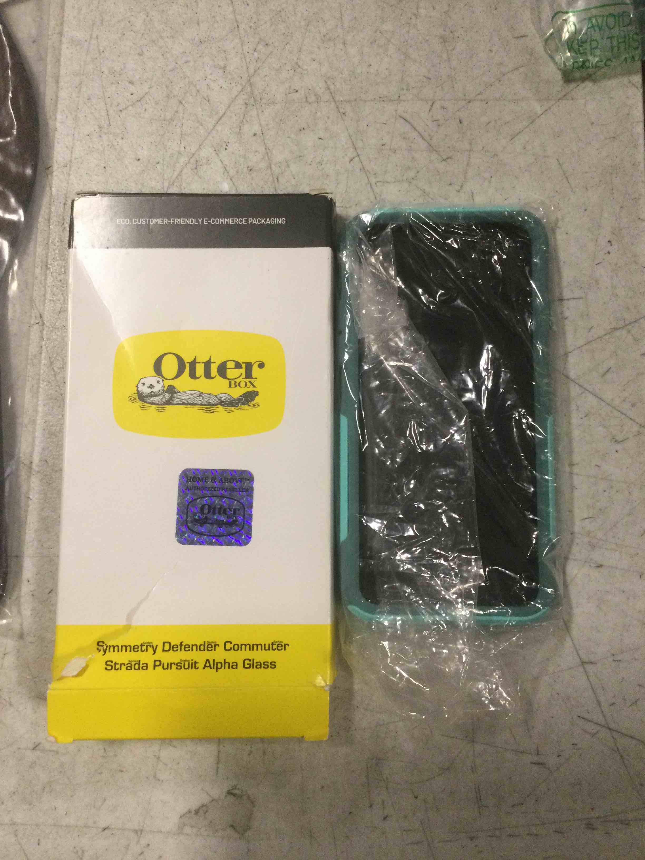 https://s3.amazonaws.com/lotting-images-prod/bidfta/PNK2277598_1739457842718.jpeg