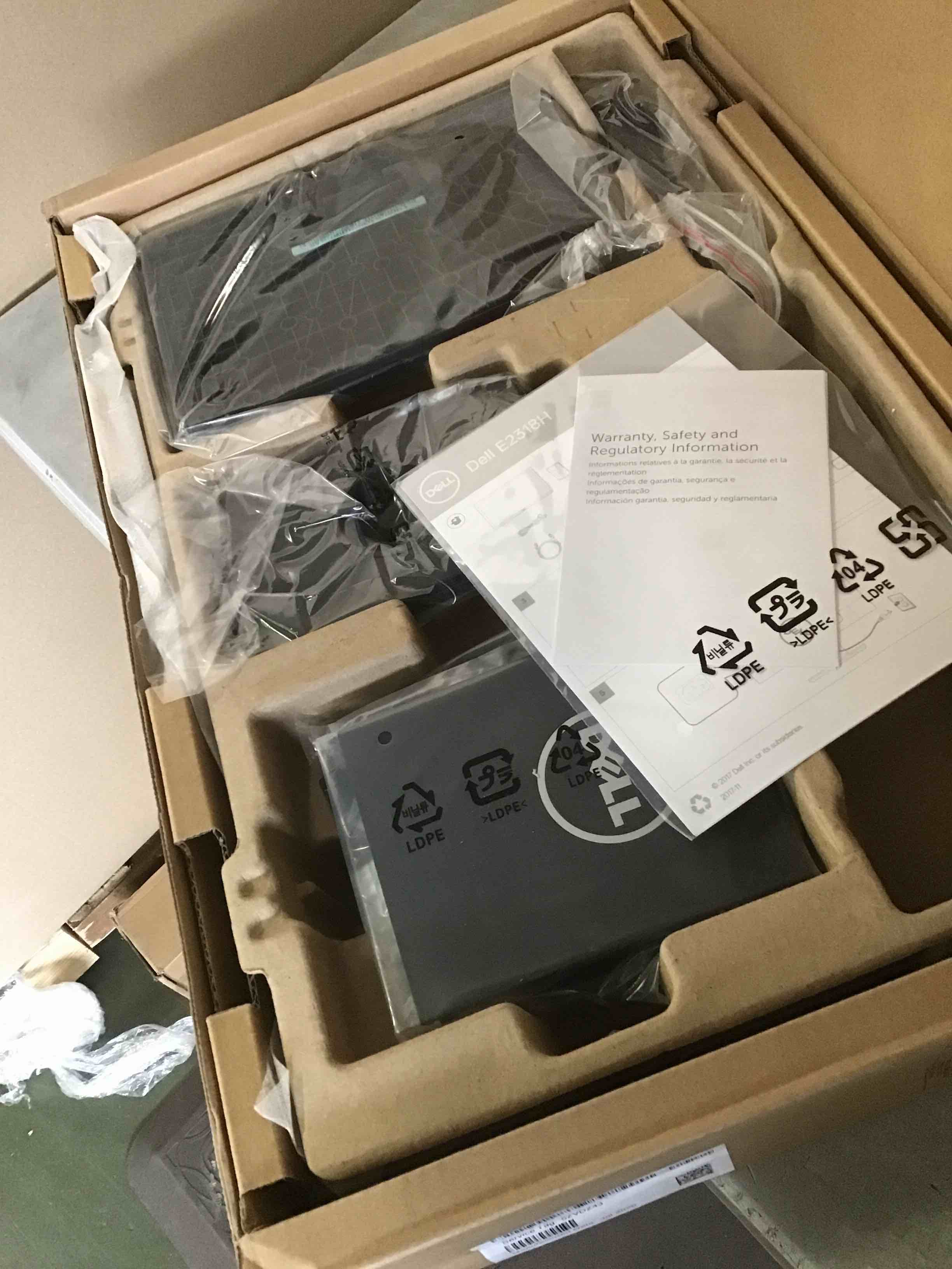 https://s3.amazonaws.com/lotting-images-prod/bidfta/PNK2279116_1738260763507.jpeg