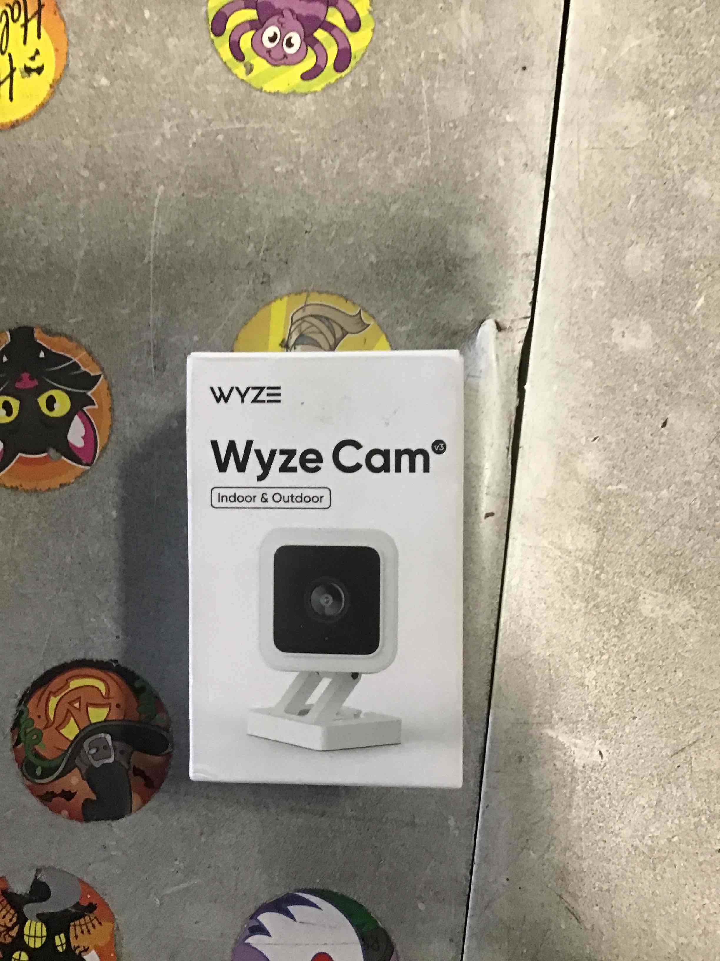 https://s3.amazonaws.com/lotting-images-prod/bidfta/PNK2282895_1738700744030.jpeg