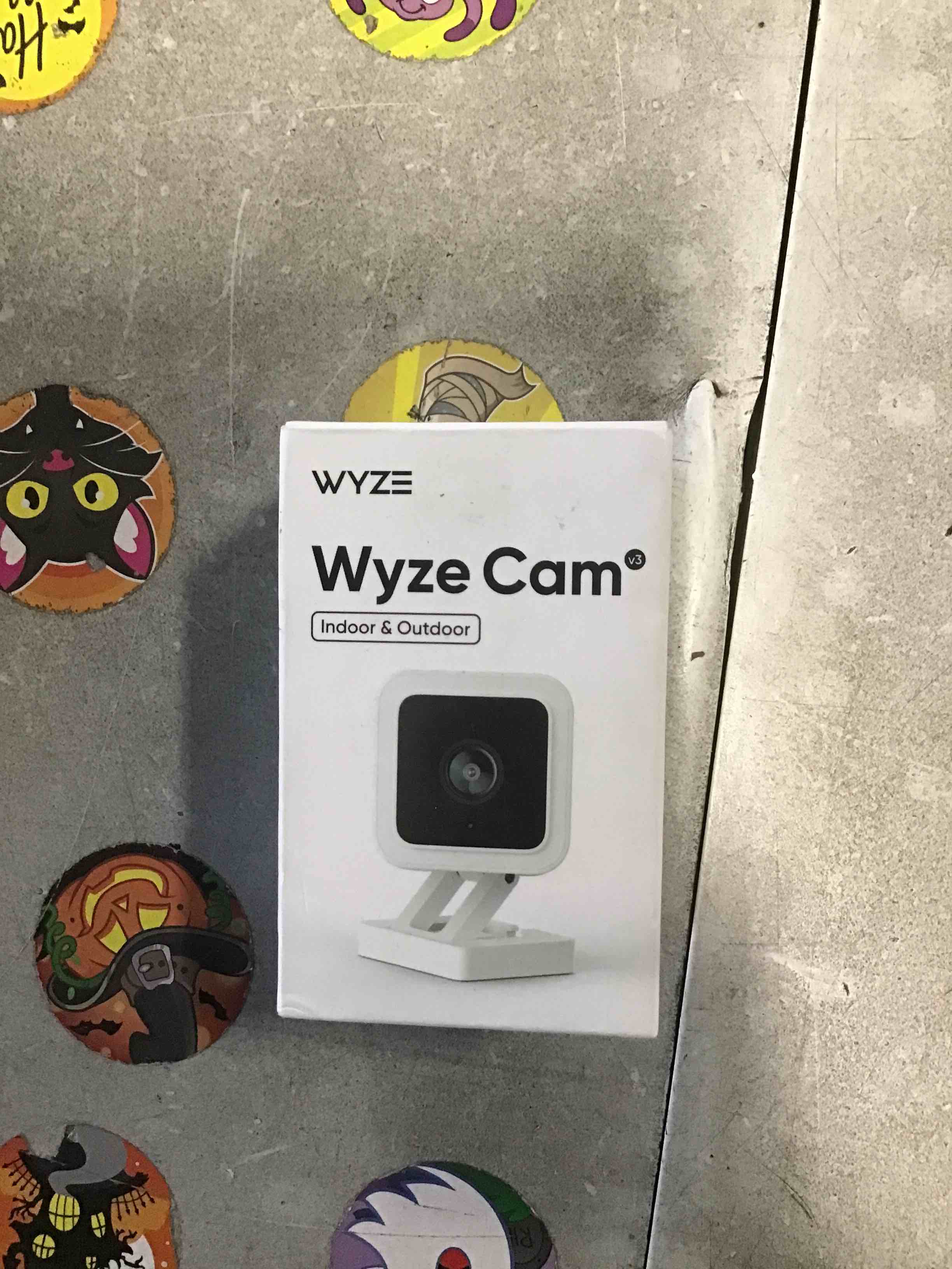 https://s3.amazonaws.com/lotting-images-prod/bidfta/PNK2282895_1738700746252.jpeg