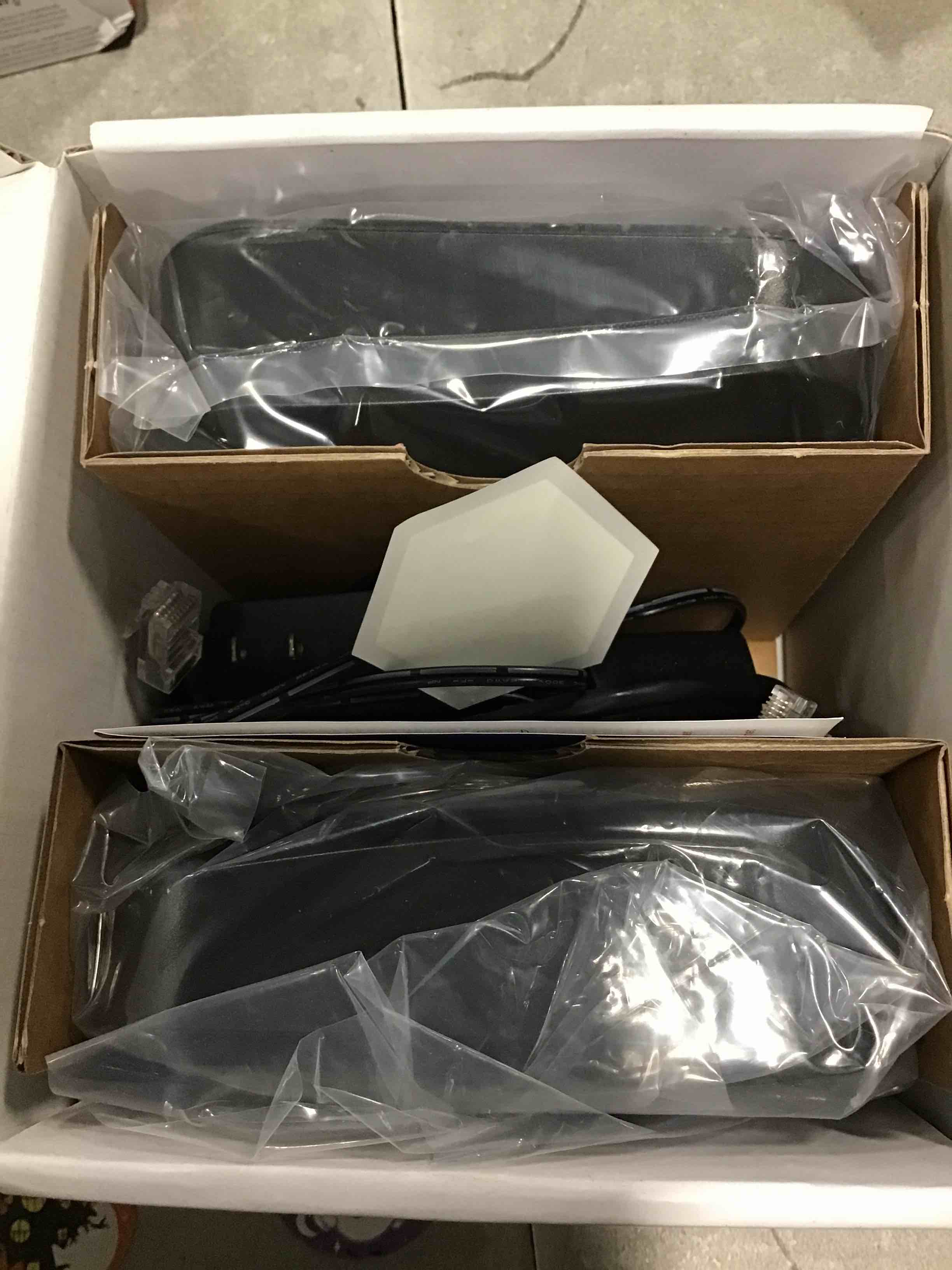 https://s3.amazonaws.com/lotting-images-prod/bidfta/PNK2283039_1738764086235.jpeg