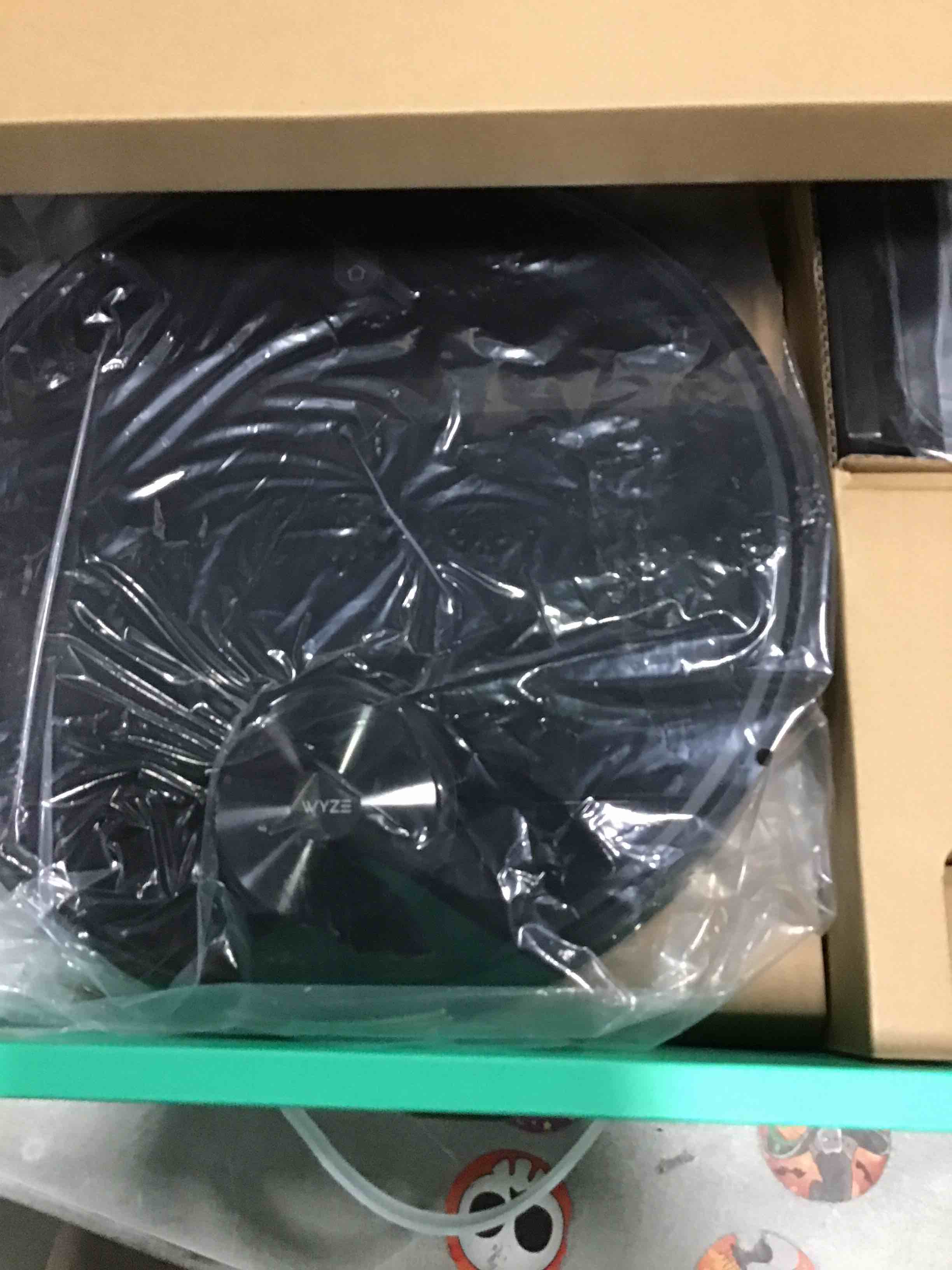 https://s3.amazonaws.com/lotting-images-prod/bidfta/PNK2283245_1738843670942.jpeg