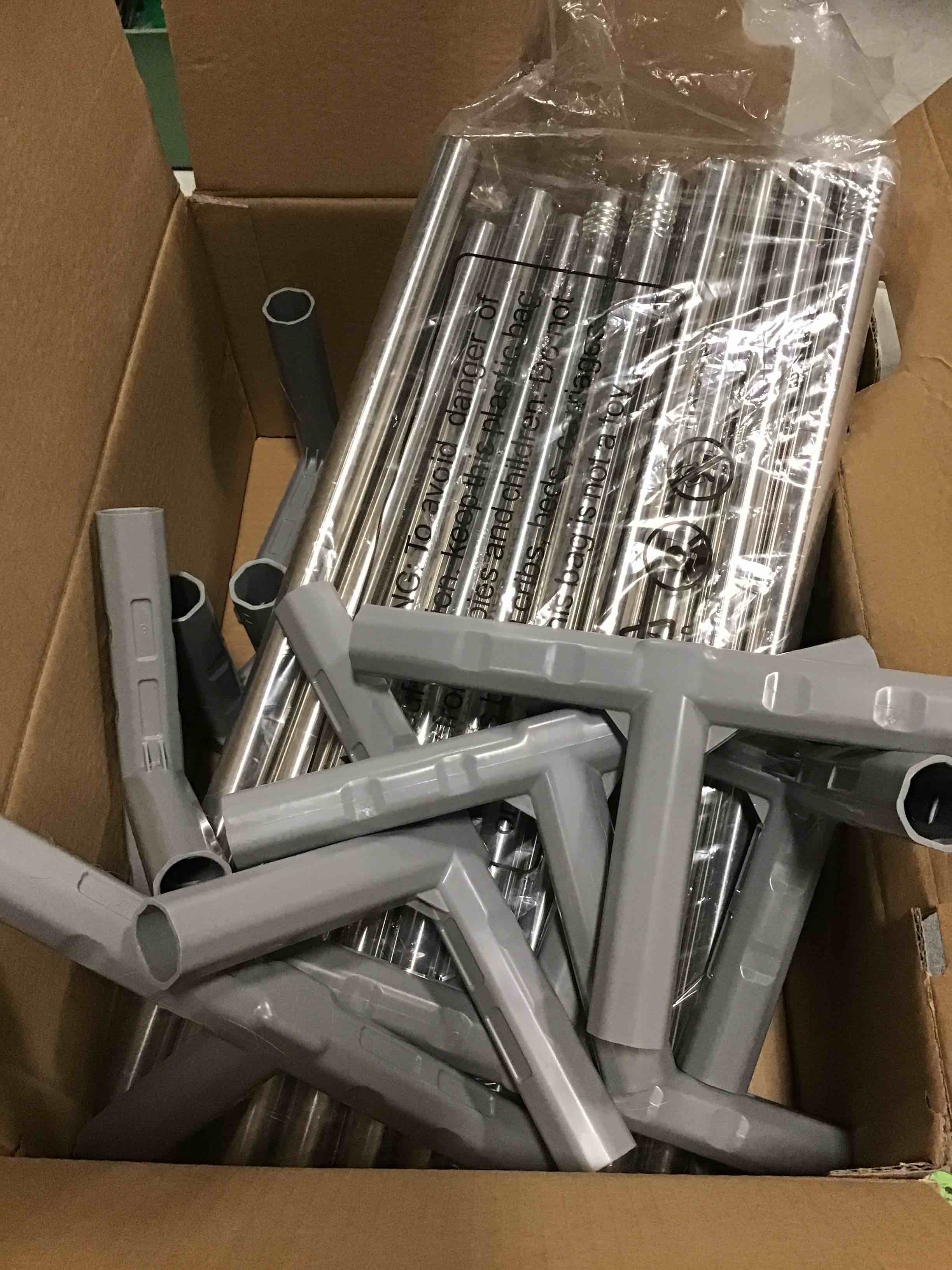 https://s3.amazonaws.com/lotting-images-prod/bidfta/PNK2283465_1738933300405.jpeg