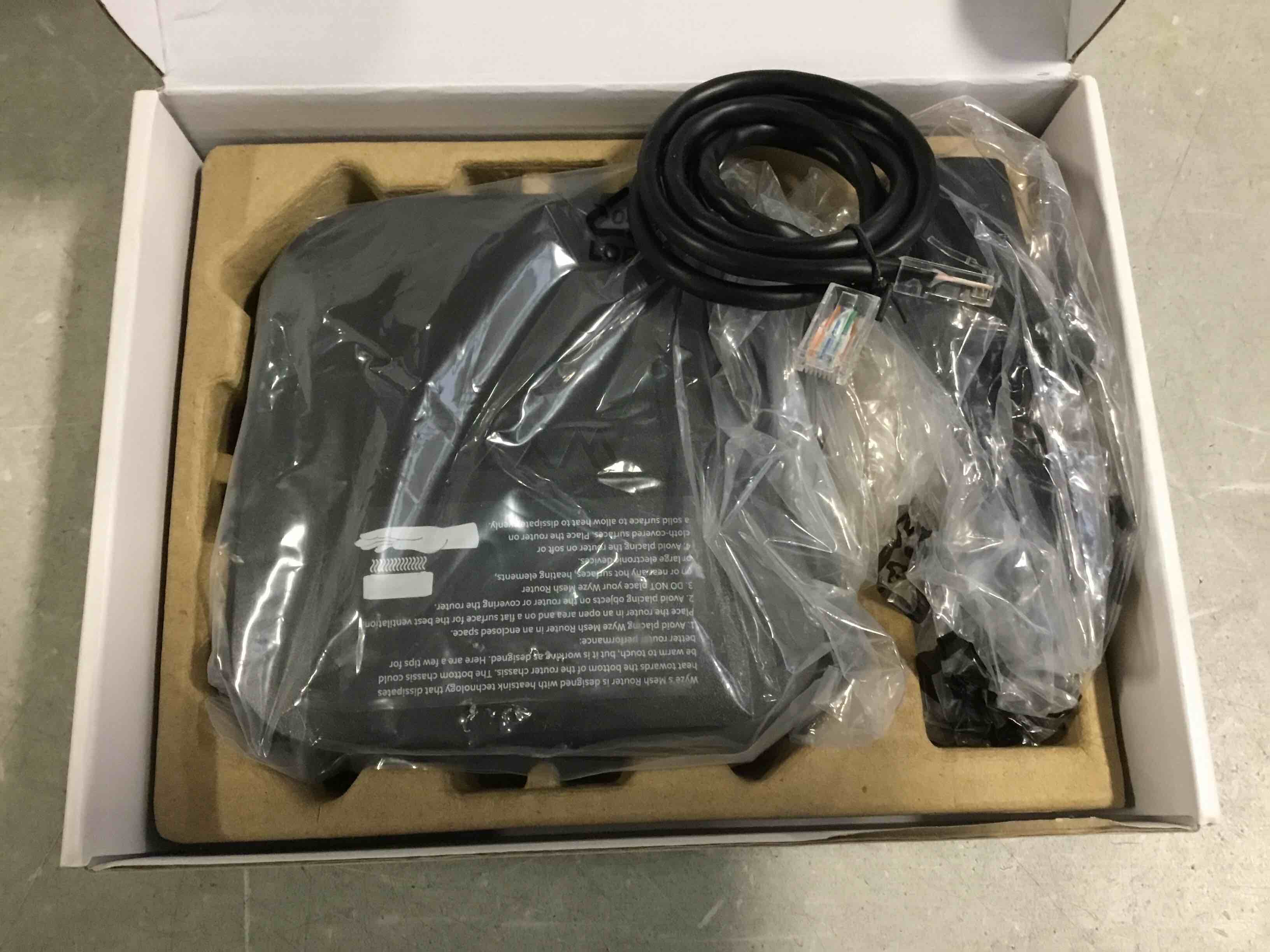 https://s3.amazonaws.com/lotting-images-prod/bidfta/PNK2284511_1738761649049.jpeg