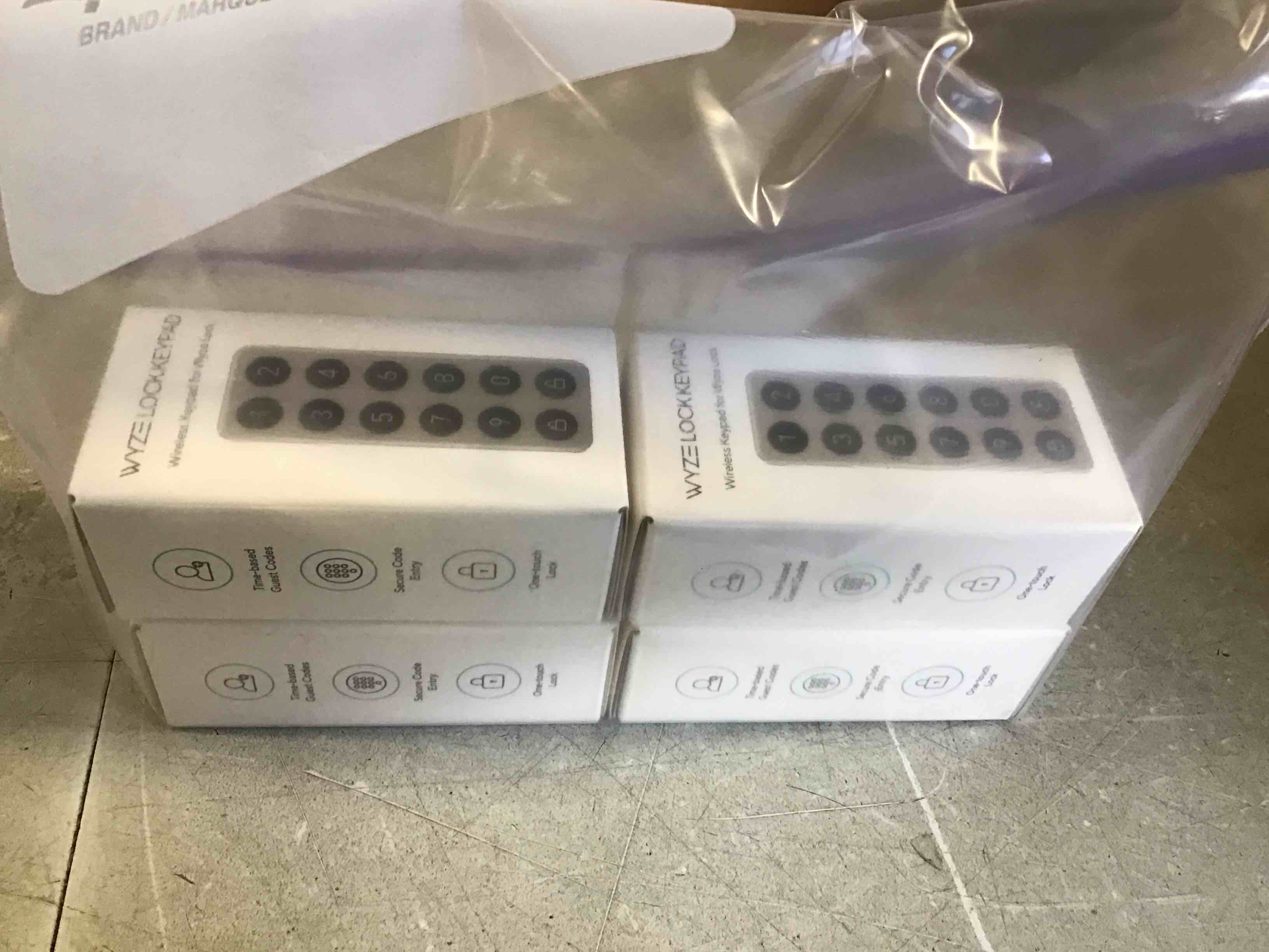 https://s3.amazonaws.com/lotting-images-prod/bidfta/PNK2284832_1738865452395.jpeg