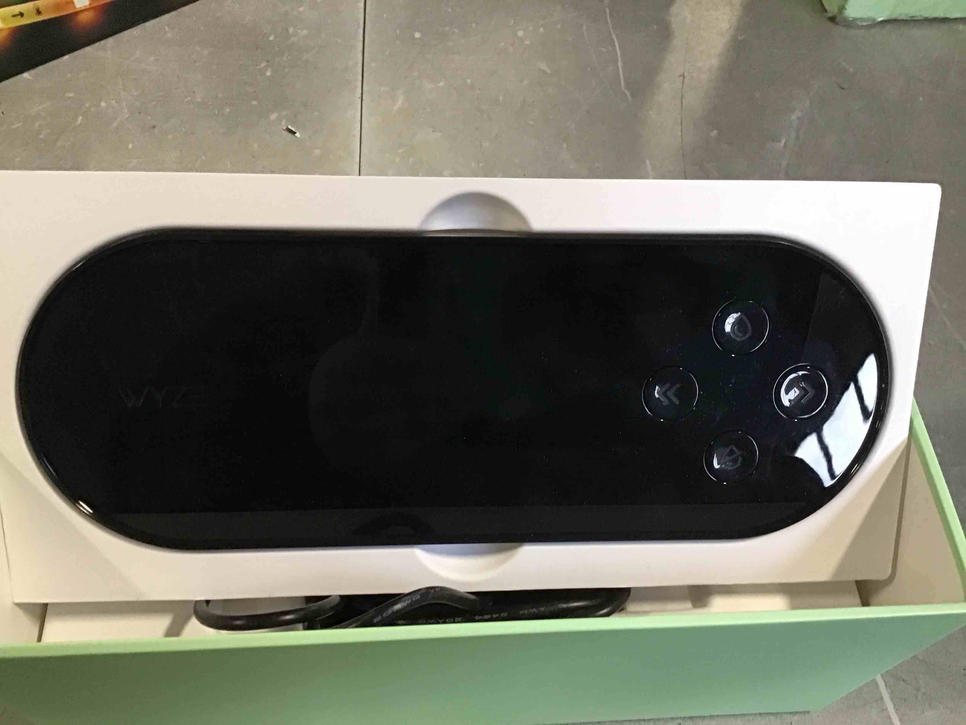 https://s3.amazonaws.com/lotting-images-prod/bidfta/PNK2284894_1738935059710.jpeg