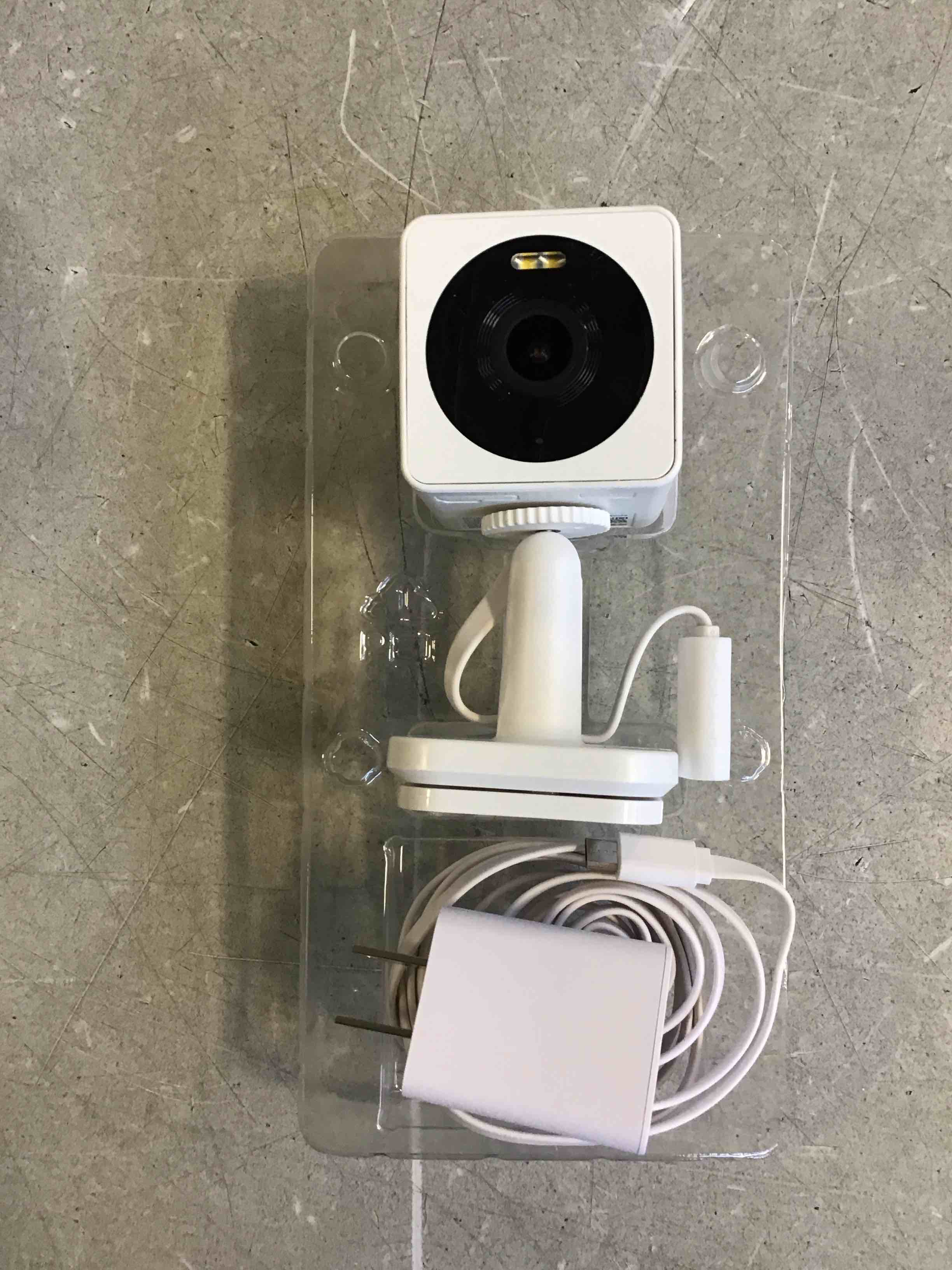 https://s3.amazonaws.com/lotting-images-prod/bidfta/PNK2284995_1738957357169.jpeg