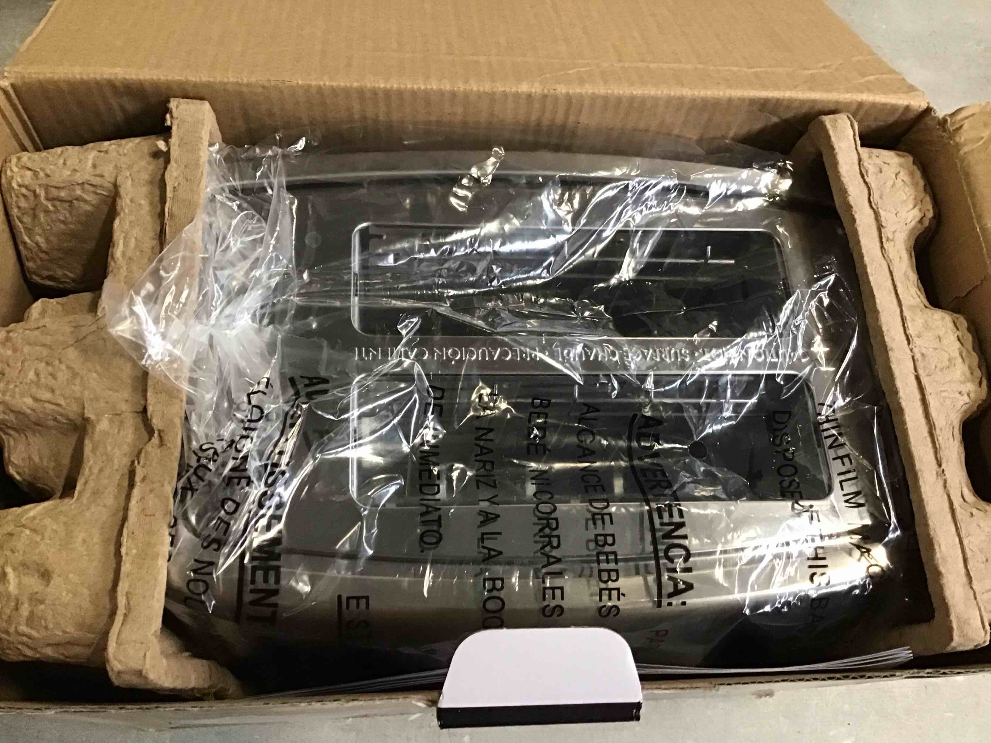 https://s3.amazonaws.com/lotting-images-prod/bidfta/PNK2285463_1739478249590.jpeg
