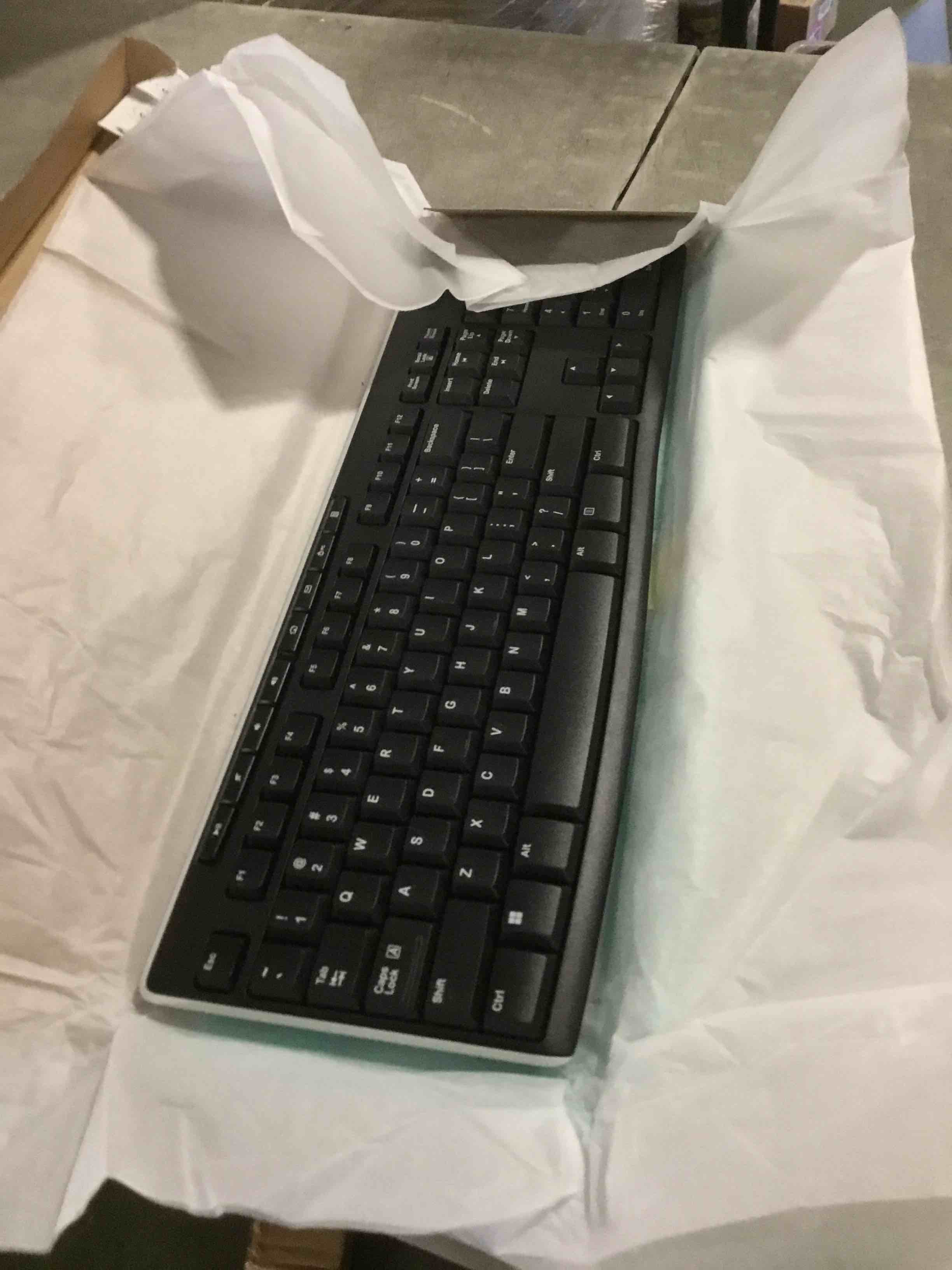 https://s3.amazonaws.com/lotting-images-prod/bidfta/PNK2290047_1737728905288.jpeg