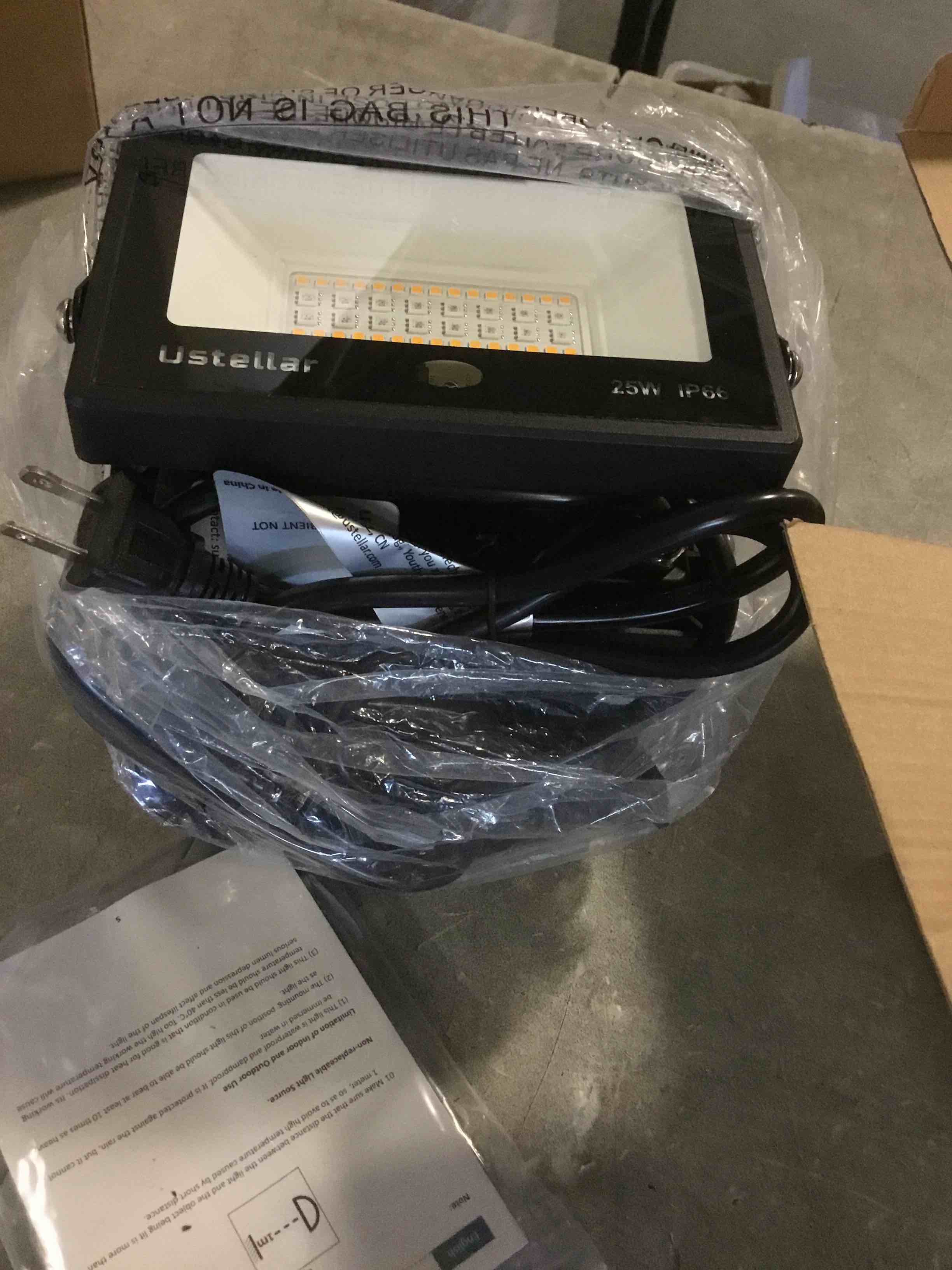 https://s3.amazonaws.com/lotting-images-prod/bidfta/PNK2290100_1737735934633.jpeg