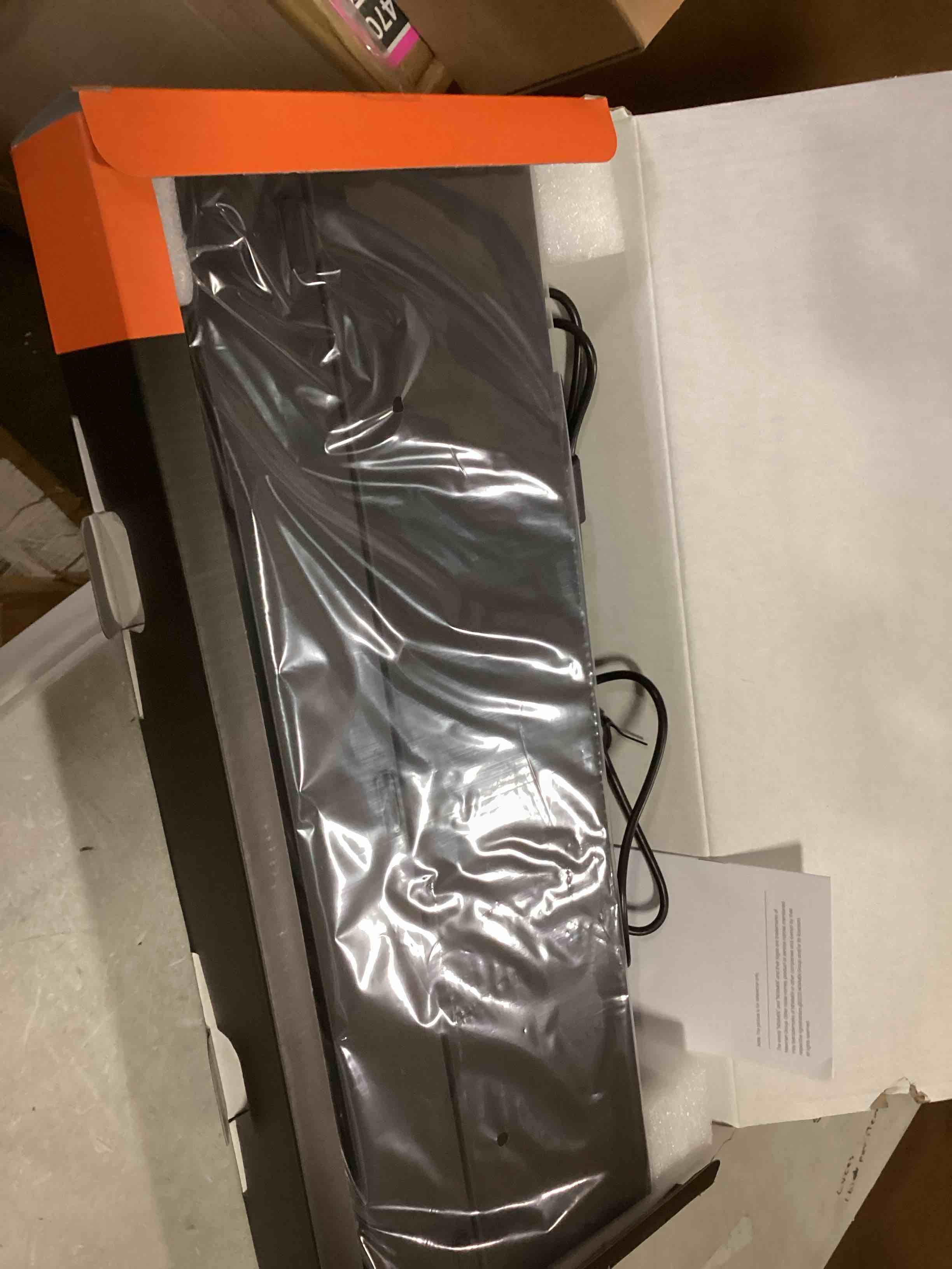 https://s3.amazonaws.com/lotting-images-prod/bidfta/PNK2290493_1738261451733.jpeg