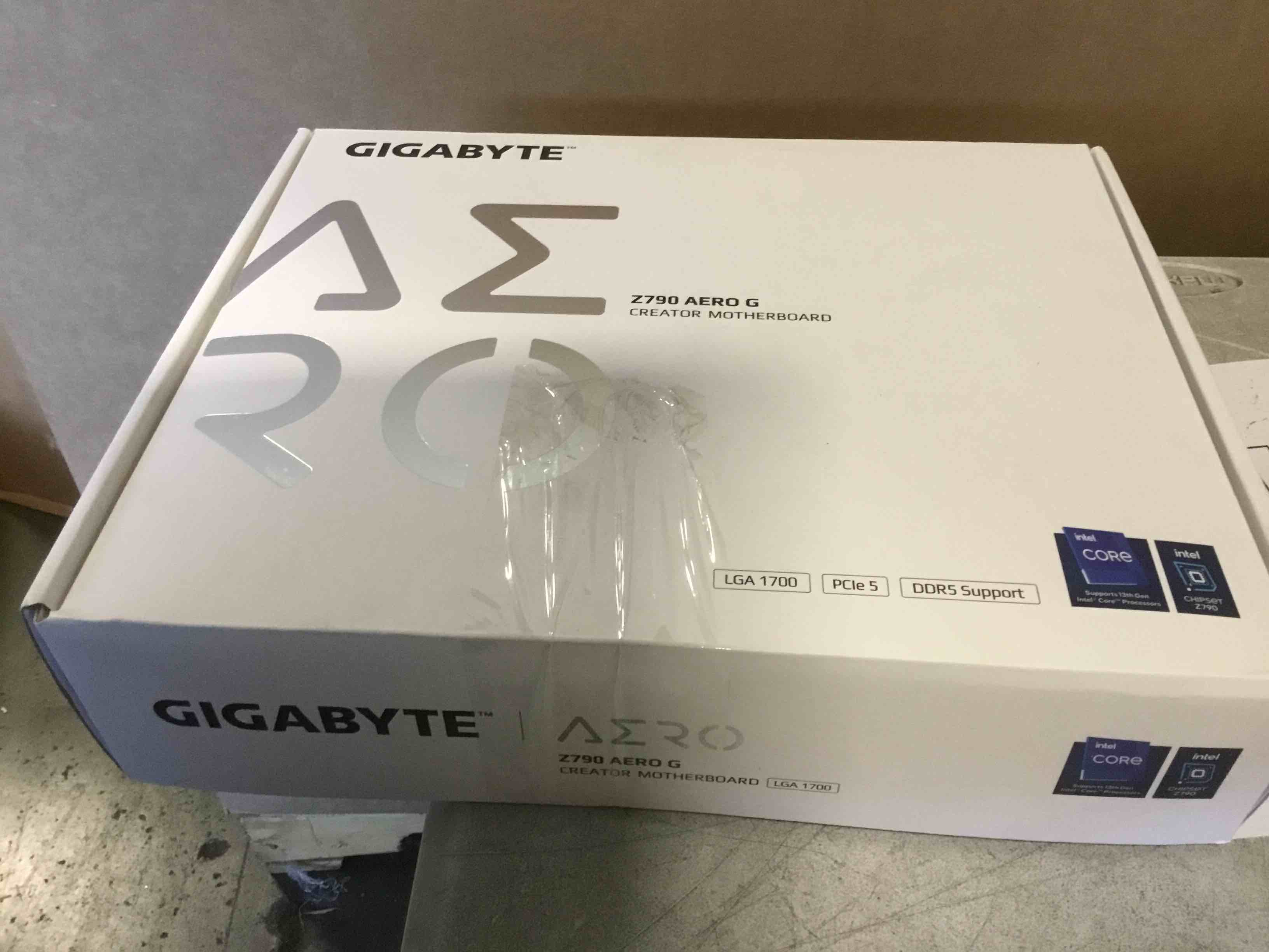 https://s3.amazonaws.com/lotting-images-prod/bidfta/PNK2293133_1738007043976.jpeg