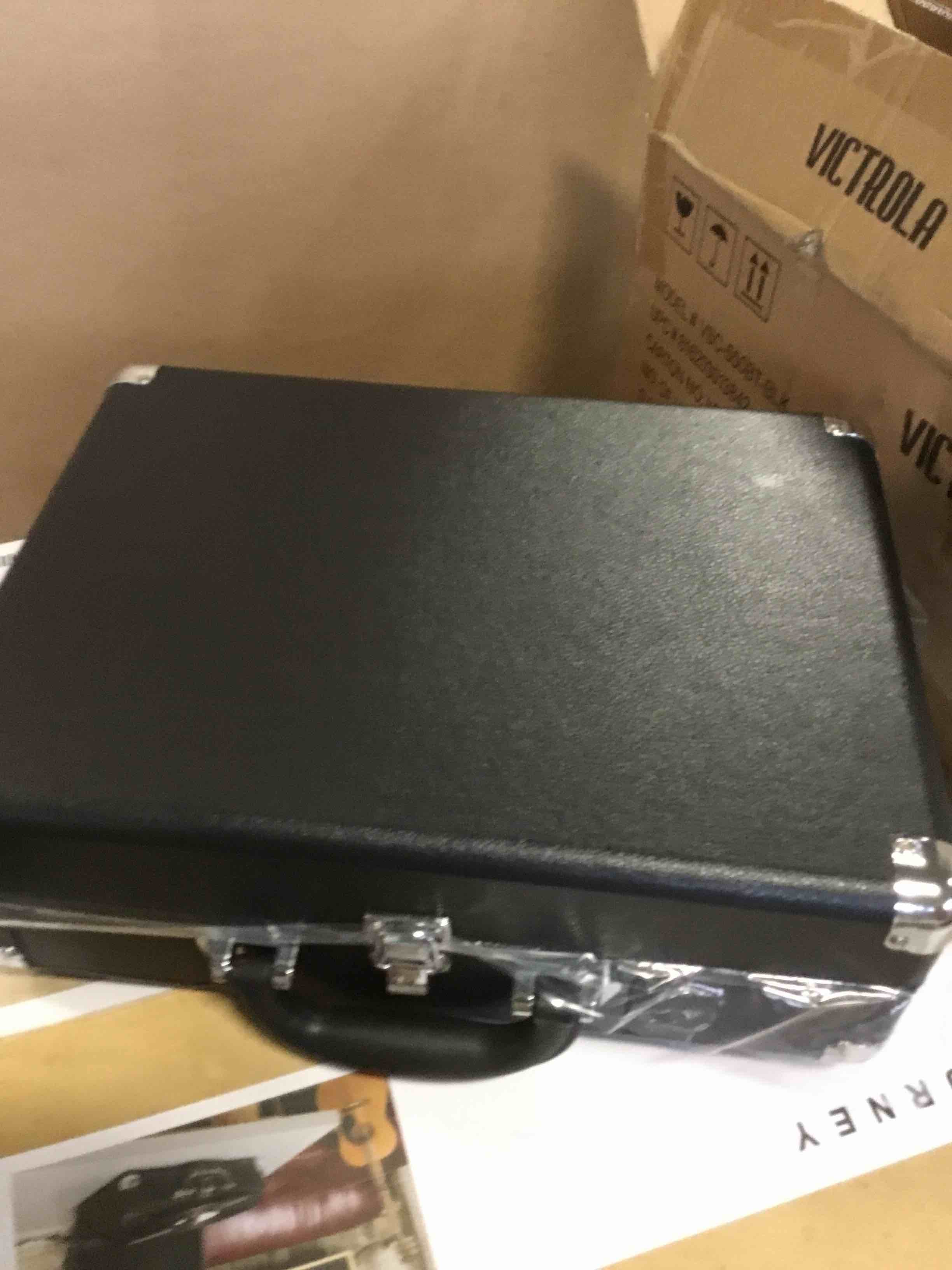 https://s3.amazonaws.com/lotting-images-prod/bidfta/PNK2294894_1738858051857.jpeg