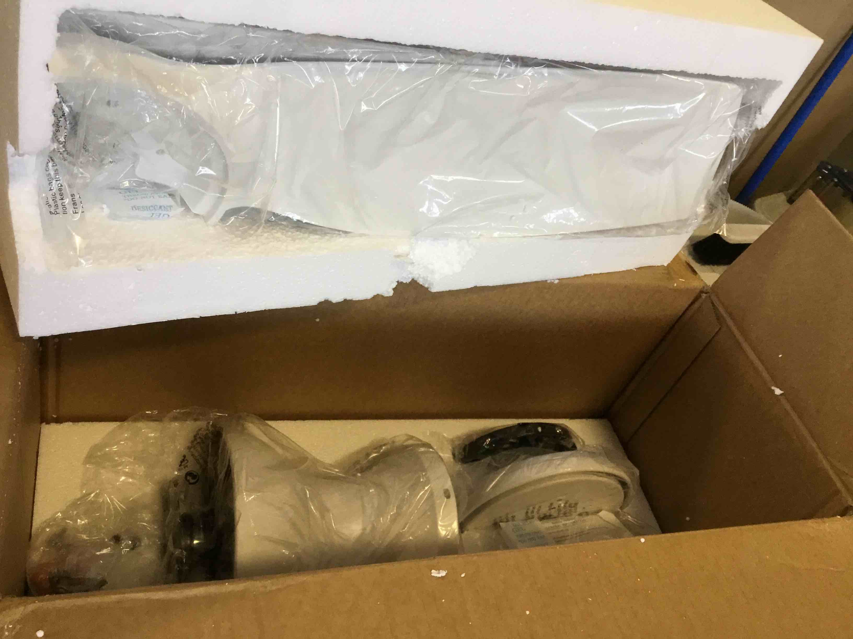 https://s3.amazonaws.com/lotting-images-prod/bidfta/PNK2295132_1738942082402.jpeg