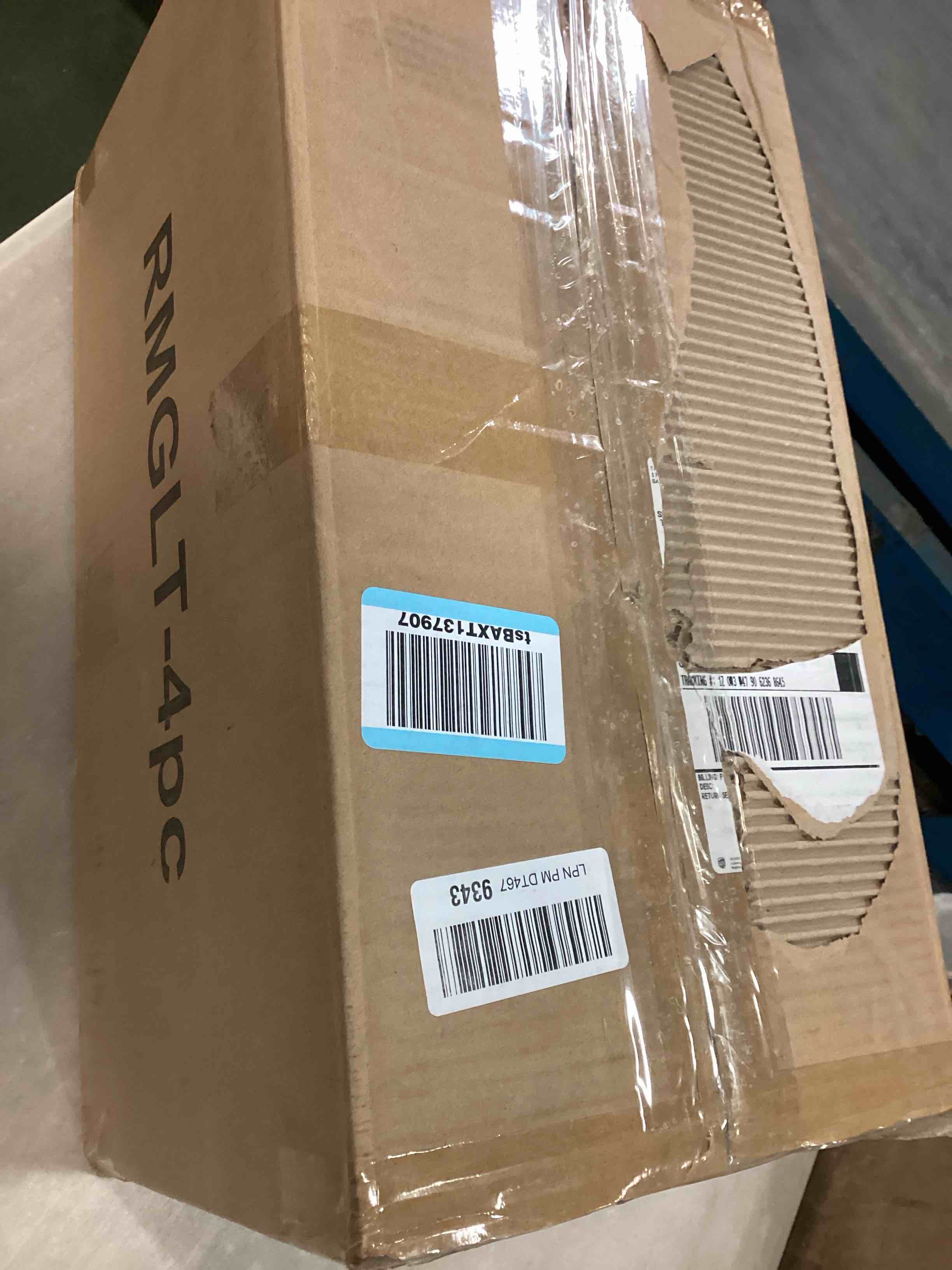 https://s3.amazonaws.com/lotting-images-prod/bidfta/PNK2304363_1746547916685.jpeg