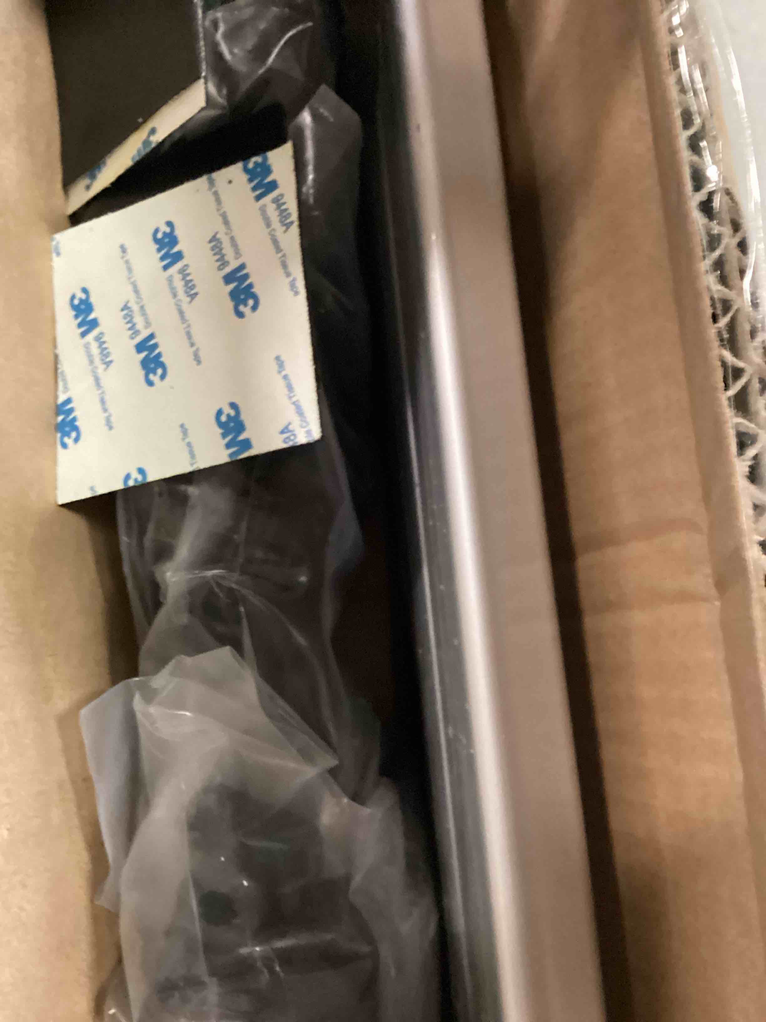 https://s3.amazonaws.com/lotting-images-prod/bidfta/PNK2304409_1746555760408.jpeg
