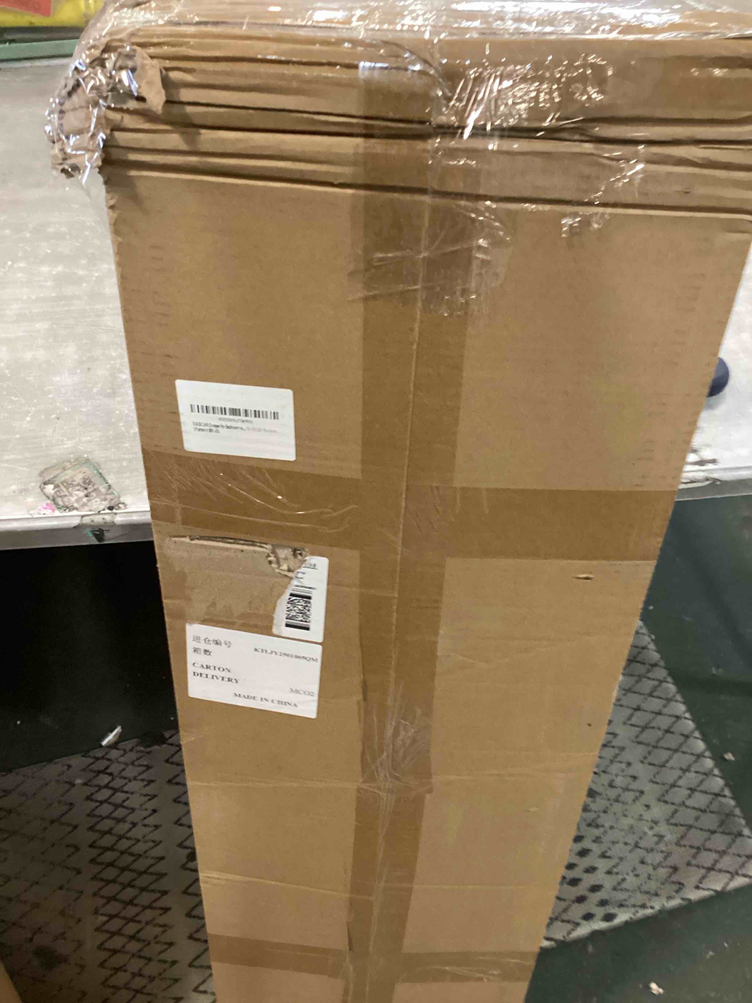 https://s3.amazonaws.com/lotting-images-prod/bidfta/PNK2304518_1746628591417.jpeg