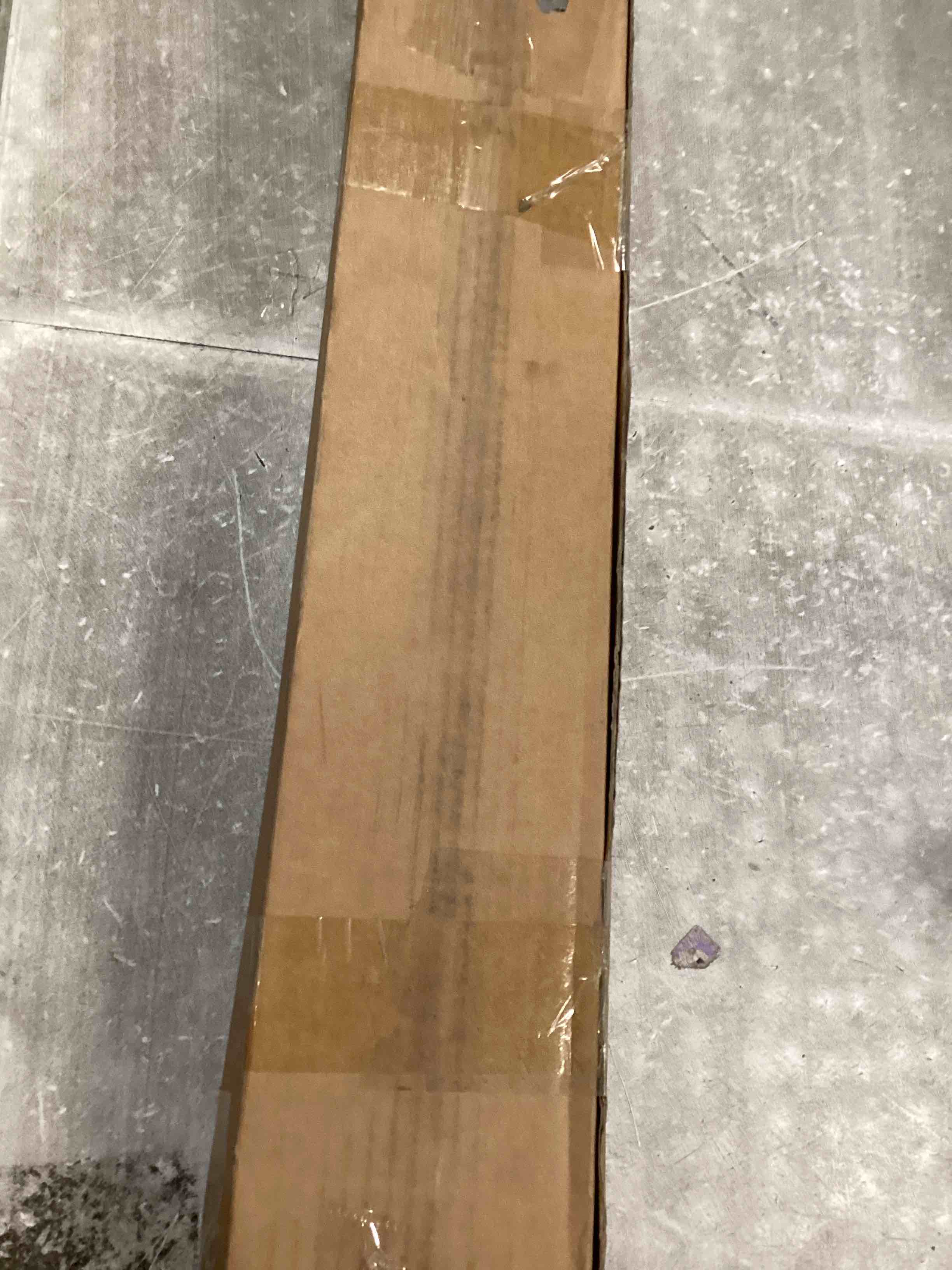 https://s3.amazonaws.com/lotting-images-prod/bidfta/PNK2304584_1746640091207.jpeg