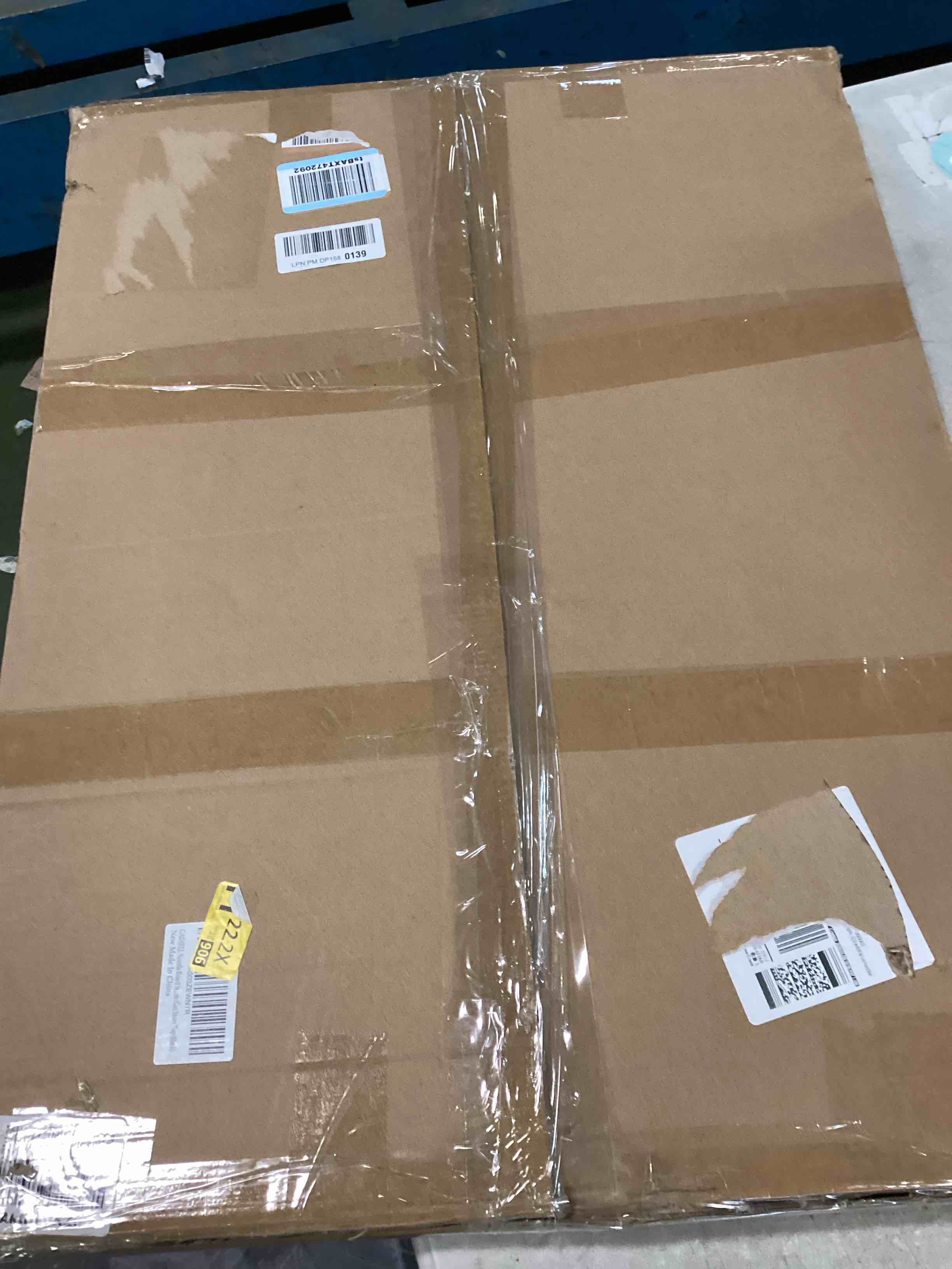 https://s3.amazonaws.com/lotting-images-prod/bidfta/PNK2304803_1746727839584.jpeg
