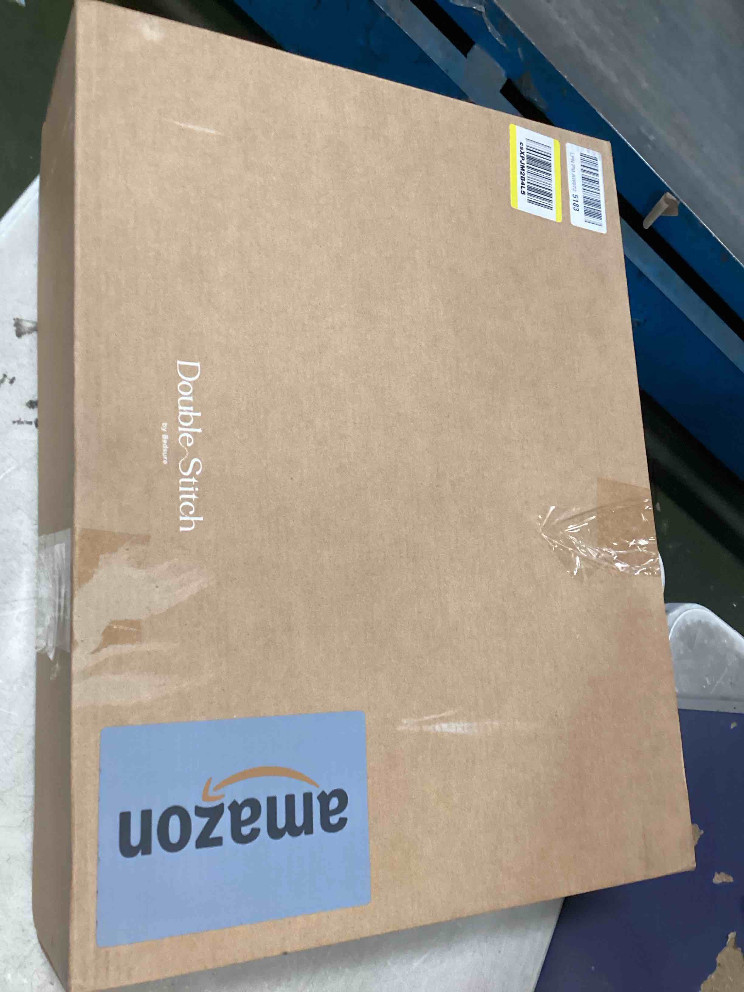 https://s3.amazonaws.com/lotting-images-prod/bidfta/PNK2304810_1746728460588.jpeg