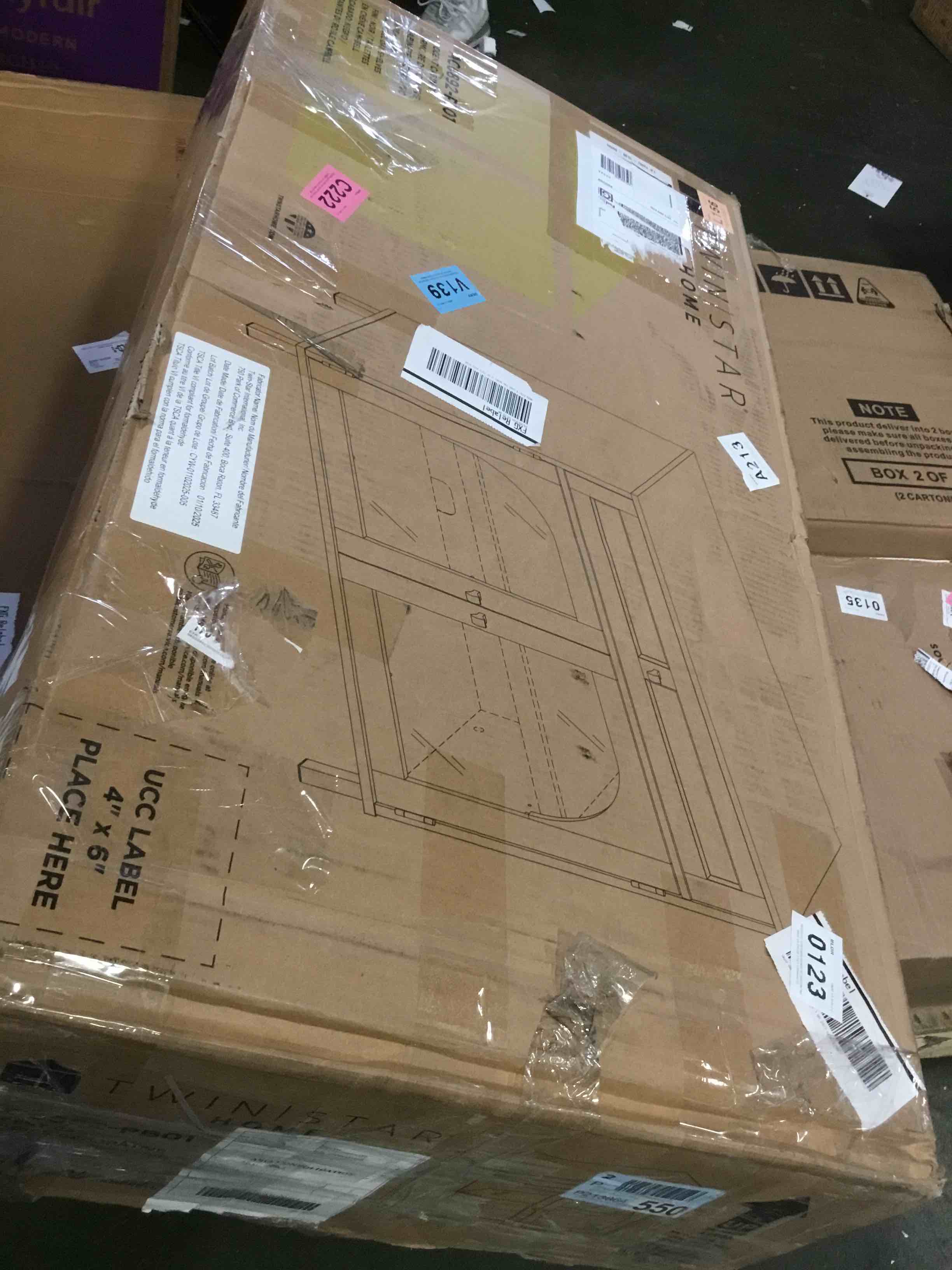 https://s3.amazonaws.com/lotting-images-prod/bidfta/PNK2308159_1745952974947.jpeg