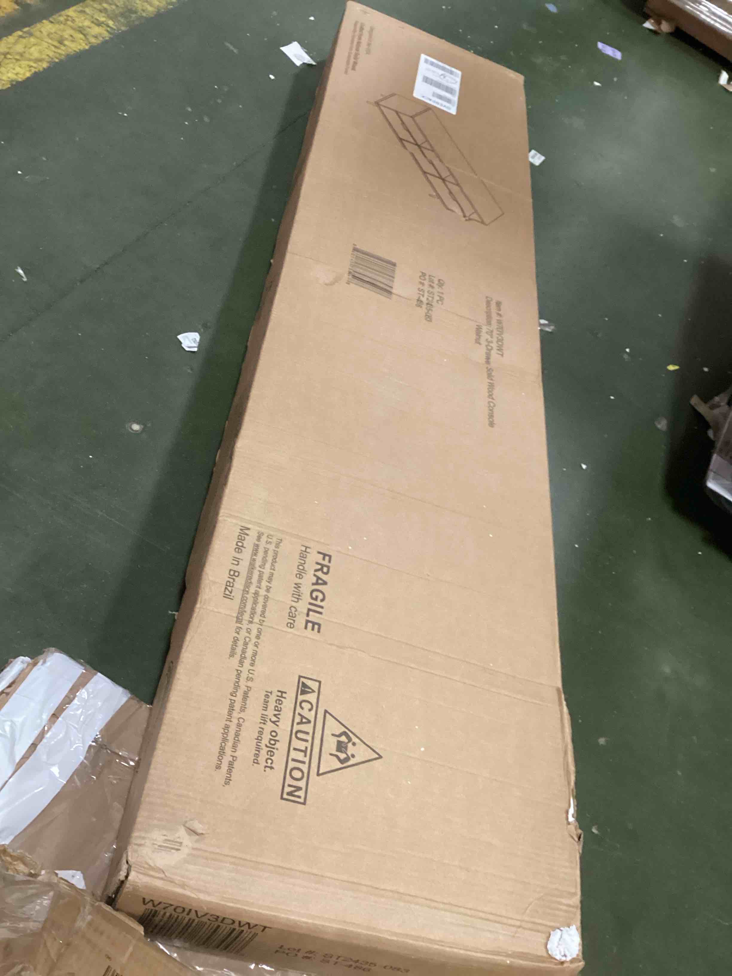 https://s3.amazonaws.com/lotting-images-prod/bidfta/PNK2308515_1746534409014.jpeg