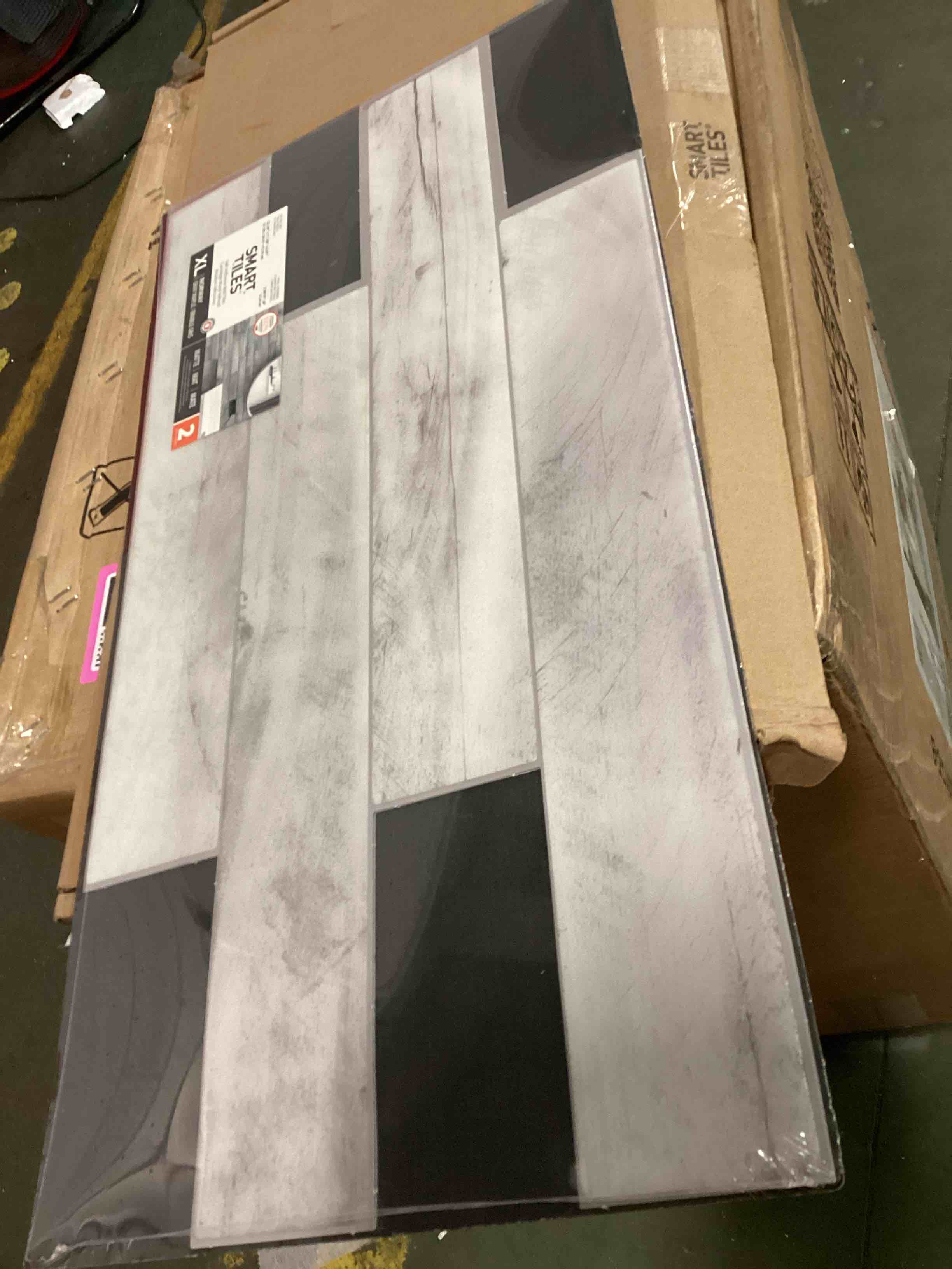https://s3.amazonaws.com/lotting-images-prod/bidfta/PNK2308606_1746620787653.jpeg