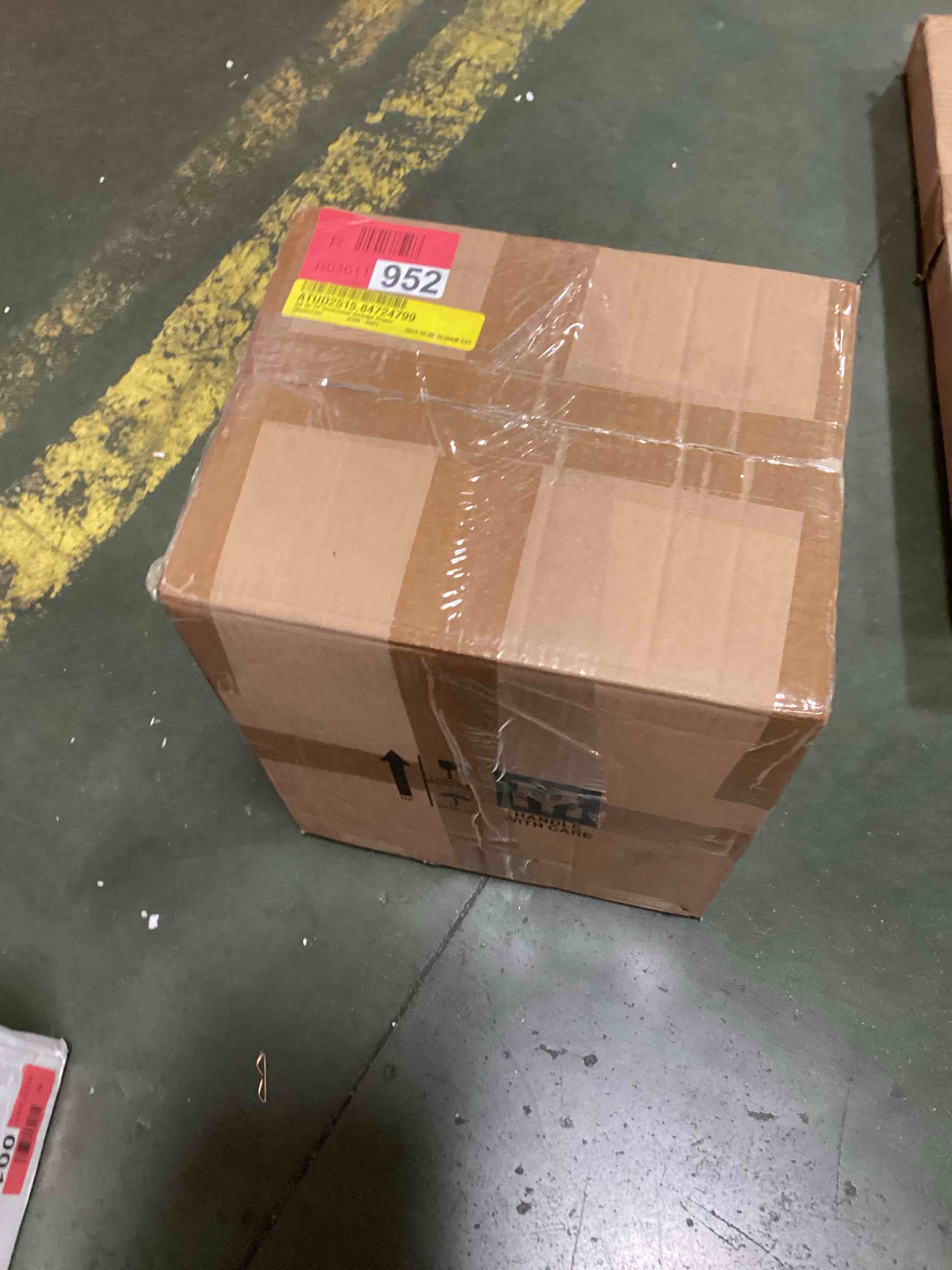 https://s3.amazonaws.com/lotting-images-prod/bidfta/PNK2308752_1746705549356.jpeg
