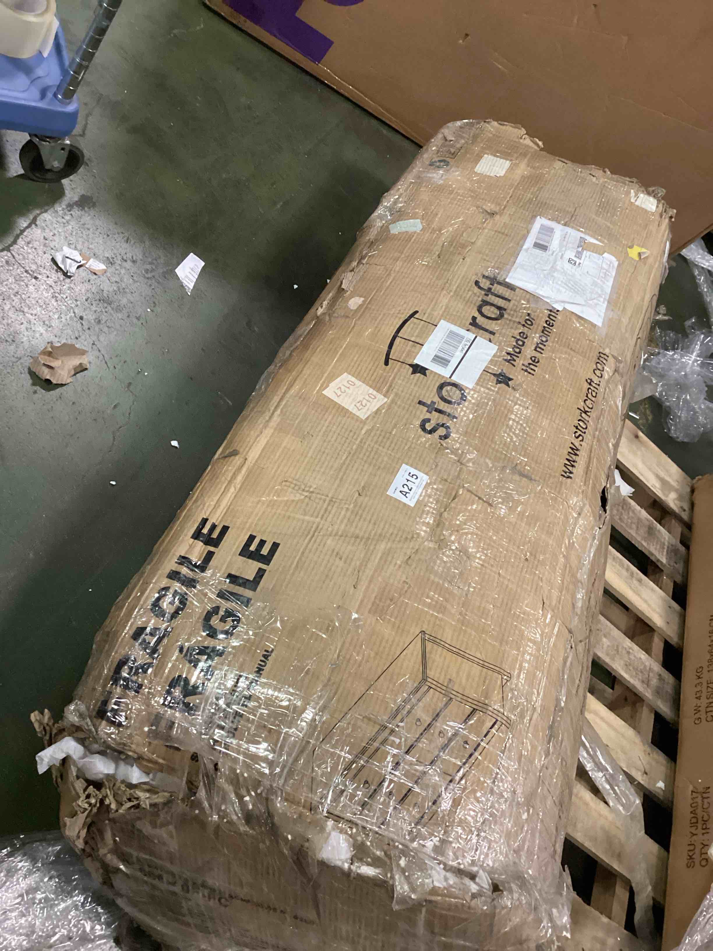 https://s3.amazonaws.com/lotting-images-prod/bidfta/PNK2308975_1747053232188.jpeg