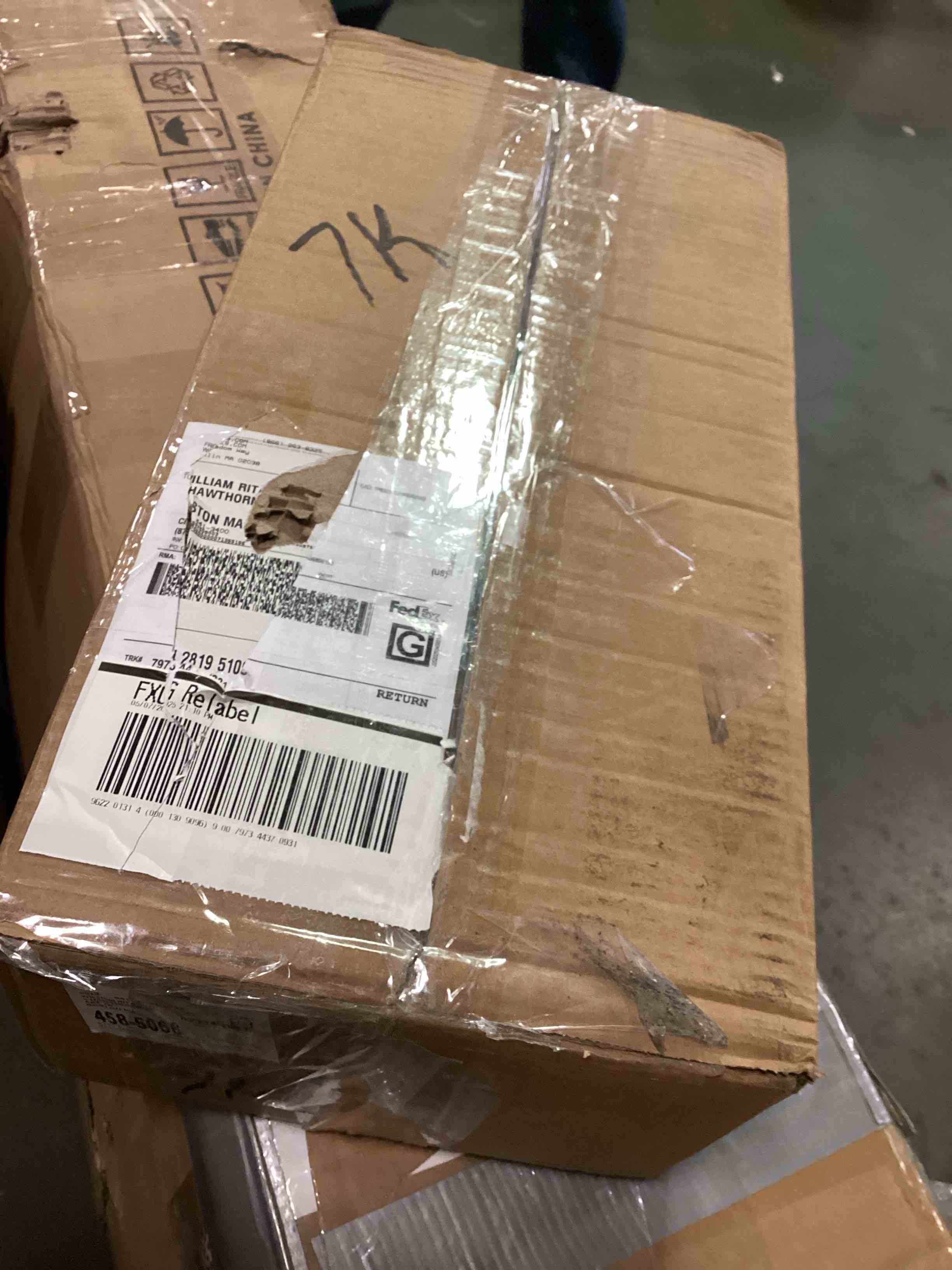https://s3.amazonaws.com/lotting-images-prod/bidfta/PNK2309062_1747139435711.jpeg