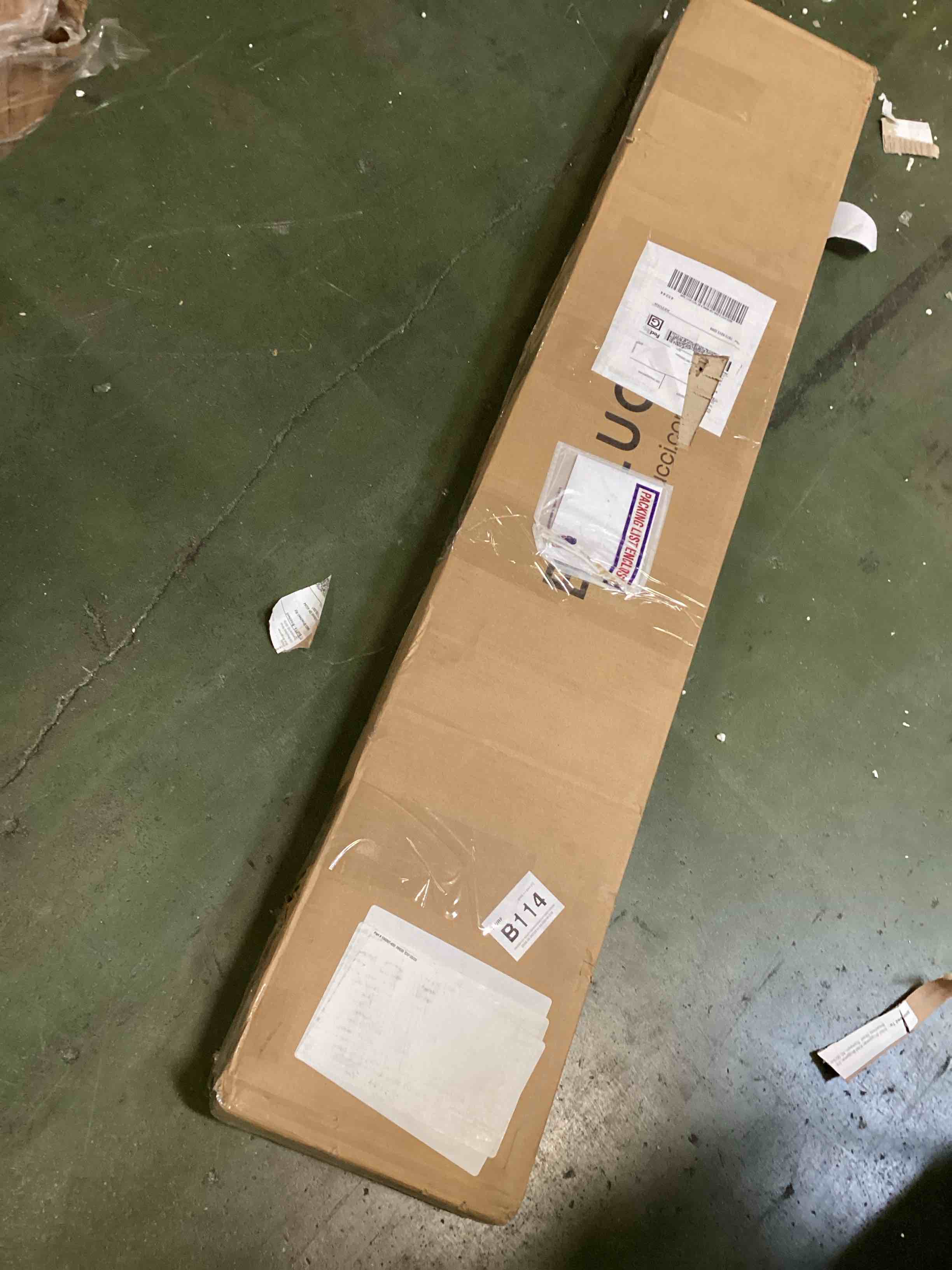 https://s3.amazonaws.com/lotting-images-prod/bidfta/PNK2309335_1747338201329.jpeg