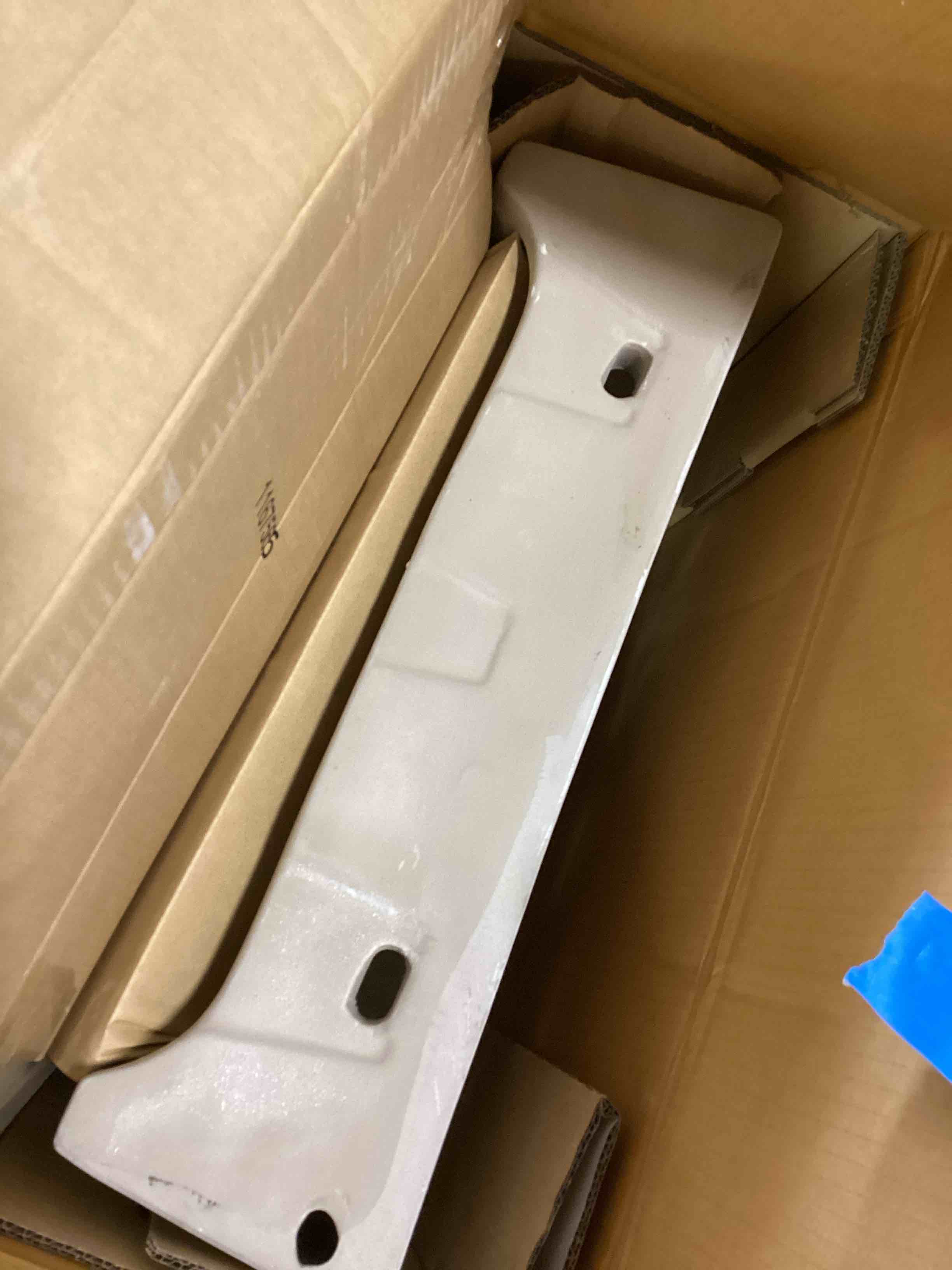 https://s3.amazonaws.com/lotting-images-prod/bidfta/PNK2310481_1748872166165.jpeg