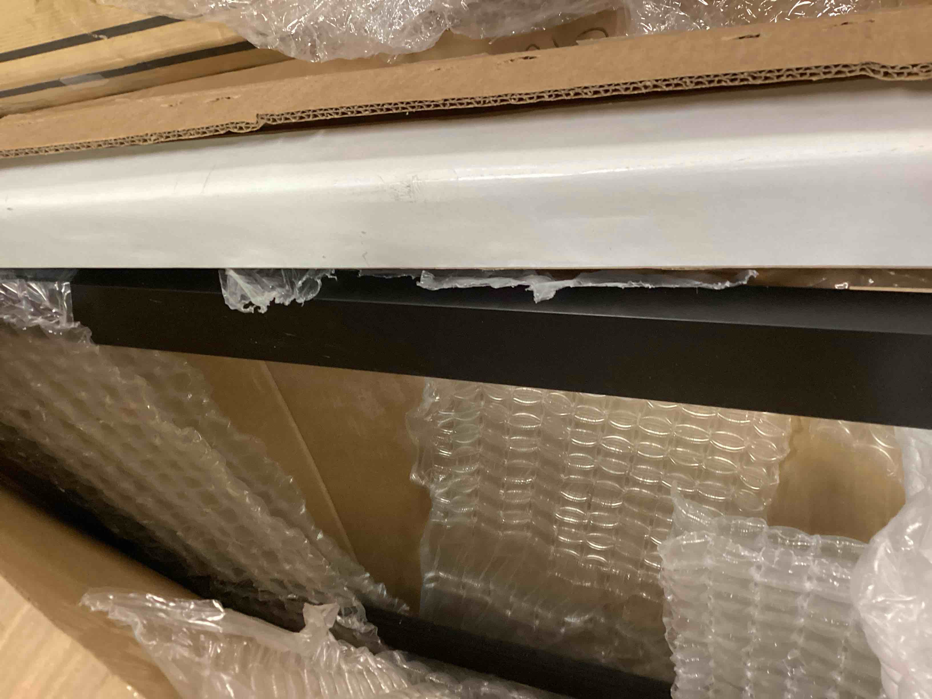 https://s3.amazonaws.com/lotting-images-prod/bidfta/PNK2310811_1749063506766.jpeg