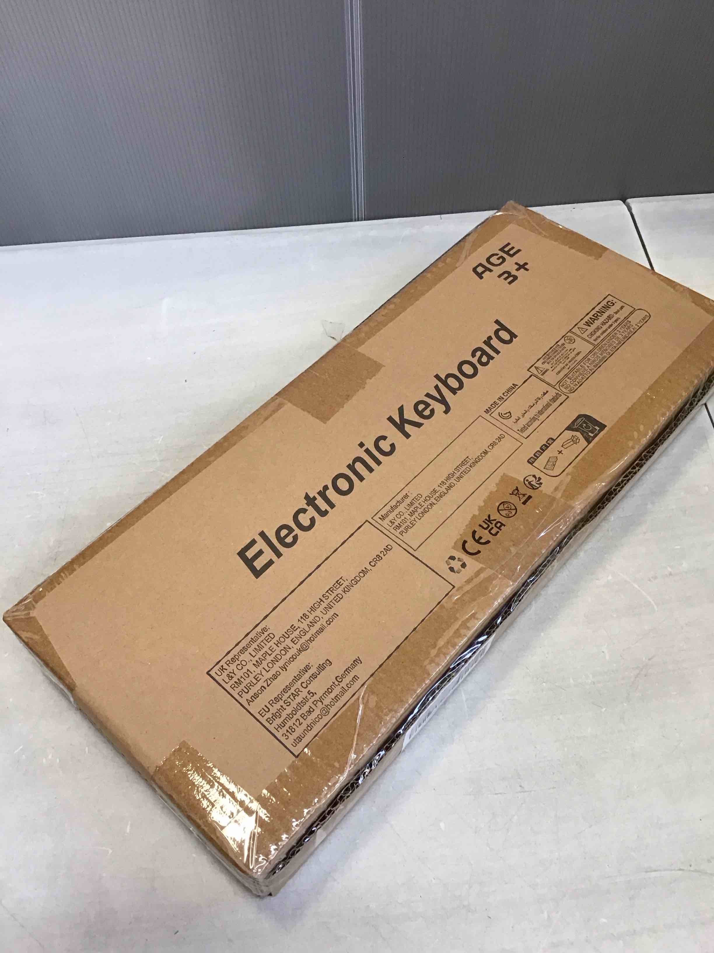 https://s3.amazonaws.com/lotting-images-prod/bidfta/PNK2314368_1745254319144.jpeg