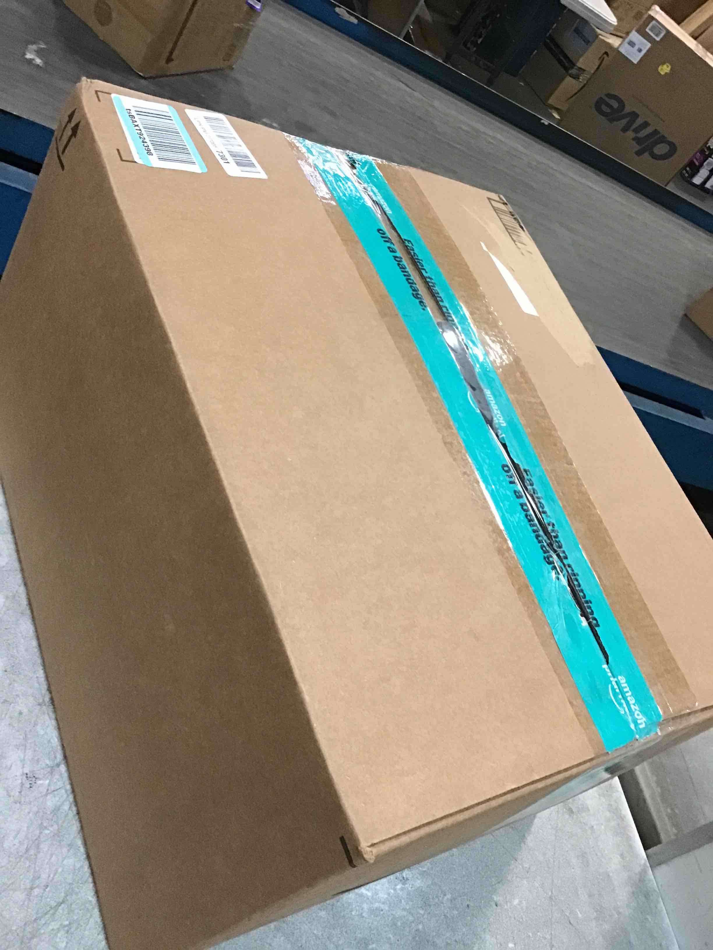 https://s3.amazonaws.com/lotting-images-prod/bidfta/PNK2317038_1743685674460.jpeg