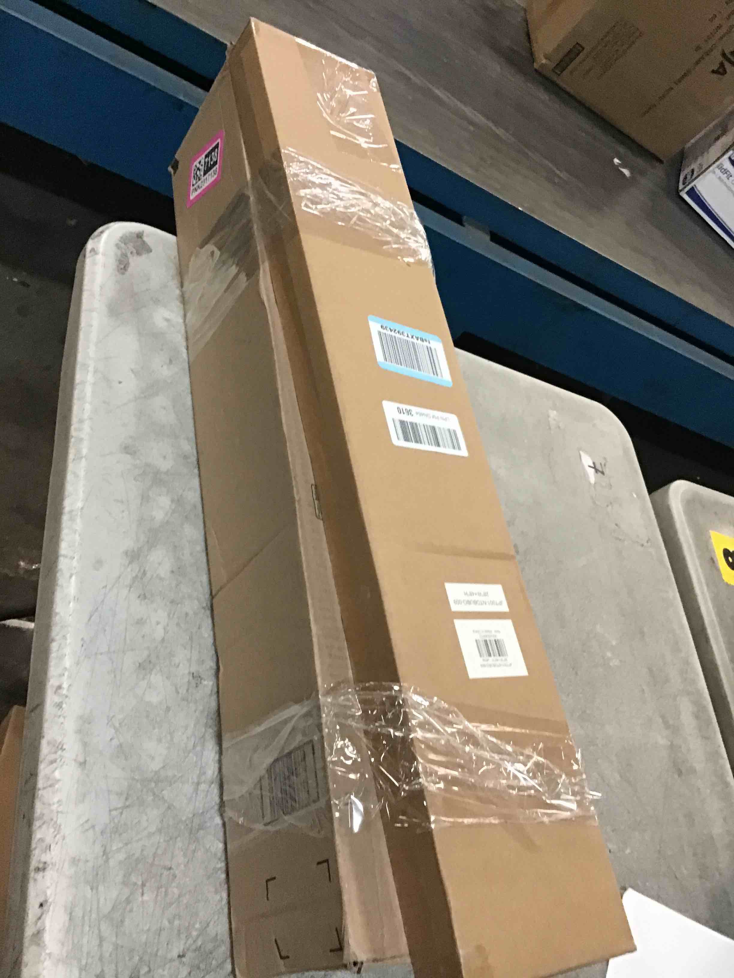https://s3.amazonaws.com/lotting-images-prod/bidfta/PNK2317138_1743696723674.jpeg