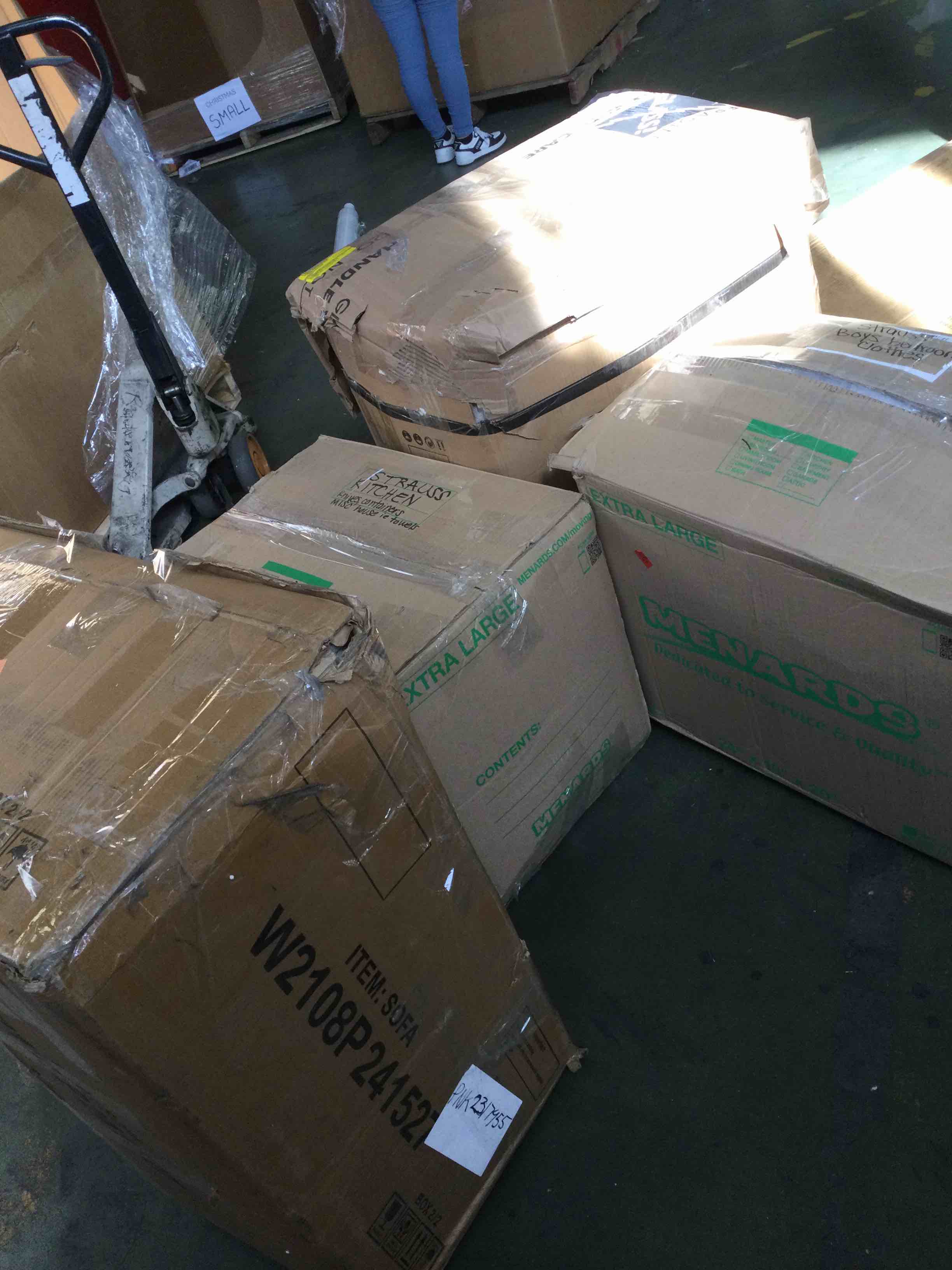https://s3.amazonaws.com/lotting-images-prod/bidfta/PNK2317455_1744122979435.jpeg