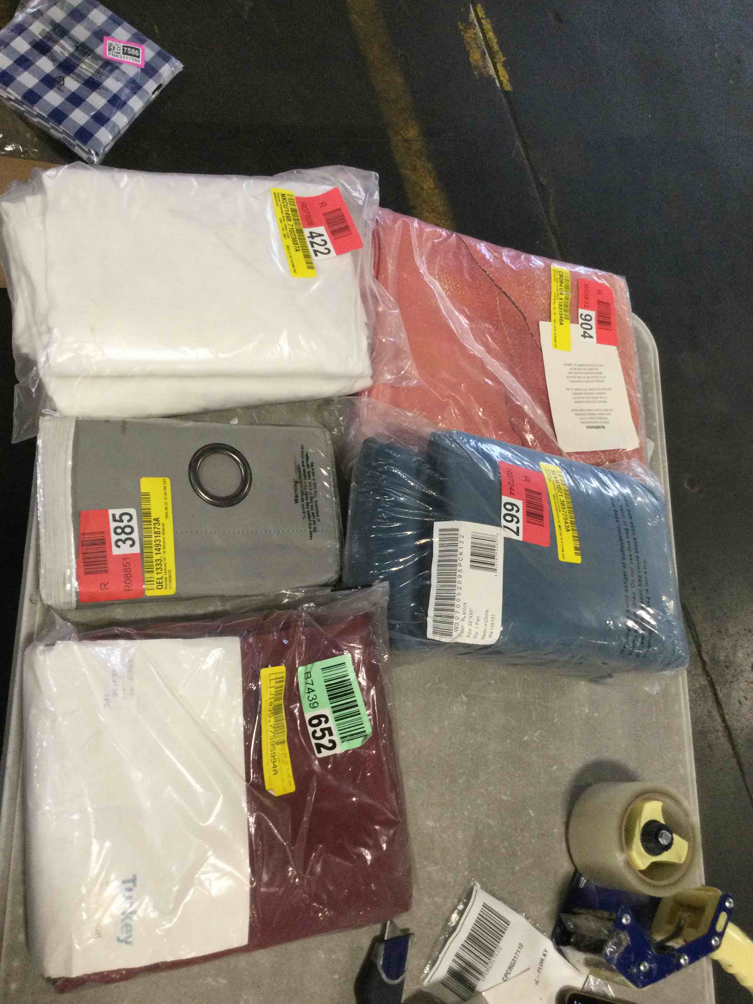 https://s3.amazonaws.com/lotting-images-prod/bidfta/PNK2317588_1744895605235.jpeg