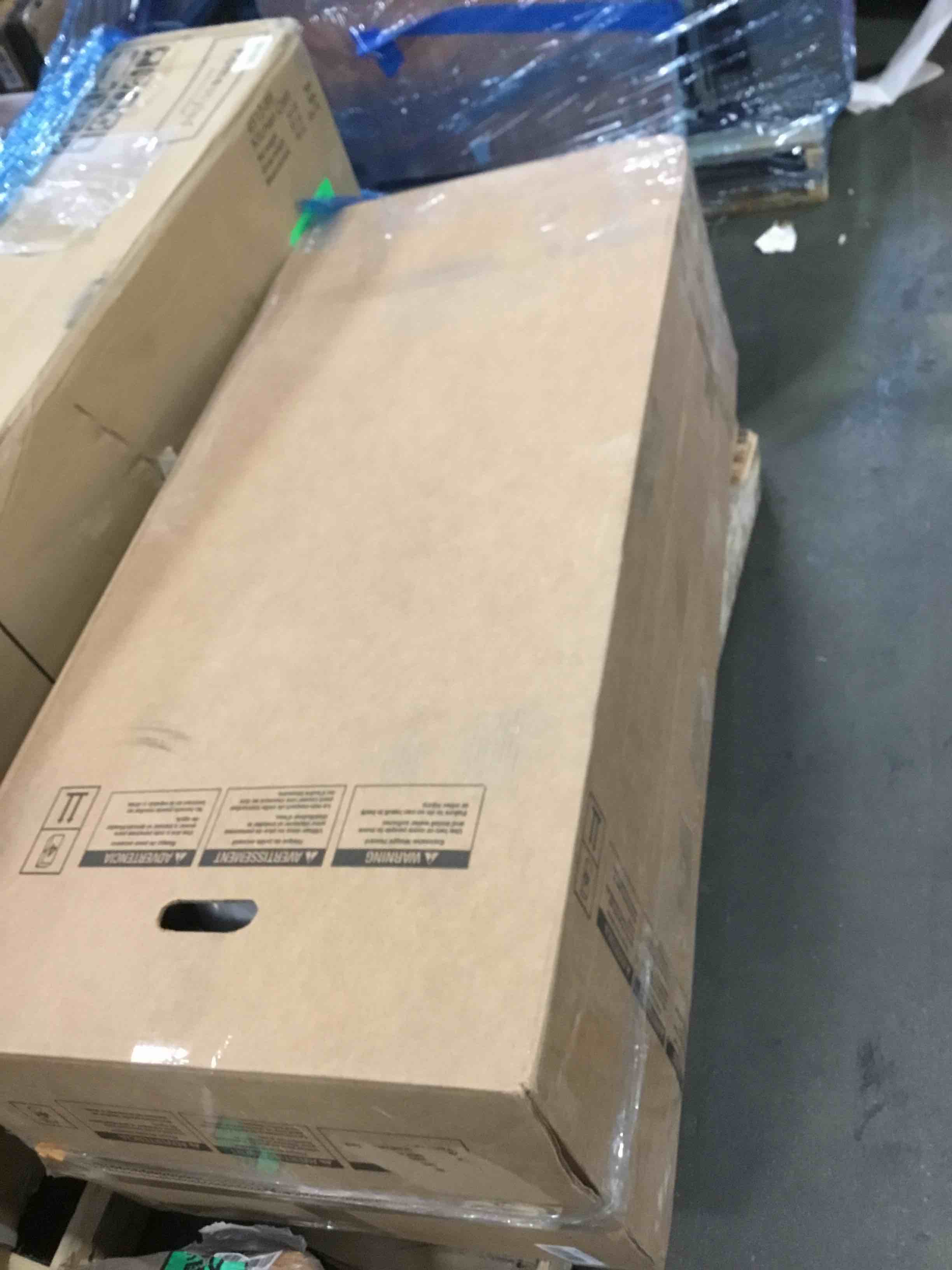 https://s3.amazonaws.com/lotting-images-prod/bidfta/PNK2317602_1744384482454.jpeg