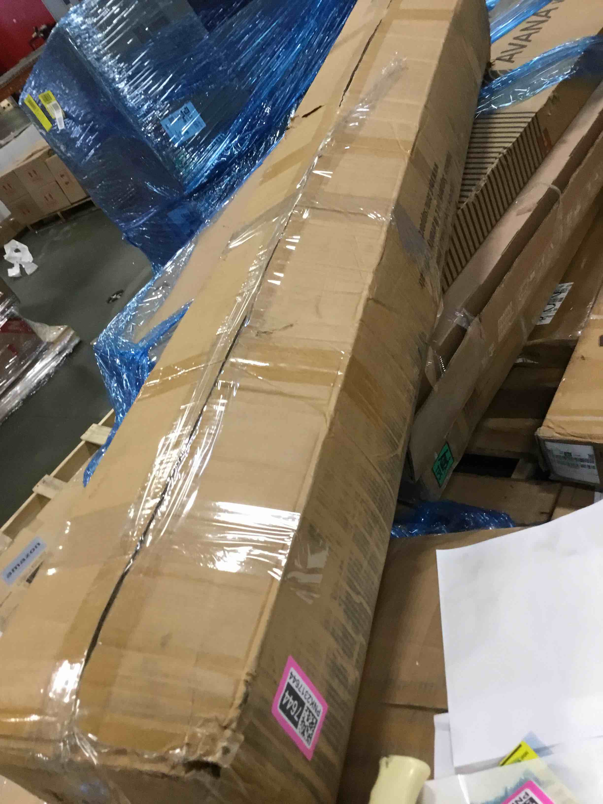 https://s3.amazonaws.com/lotting-images-prod/bidfta/PNK2317644_1744392362956.jpeg