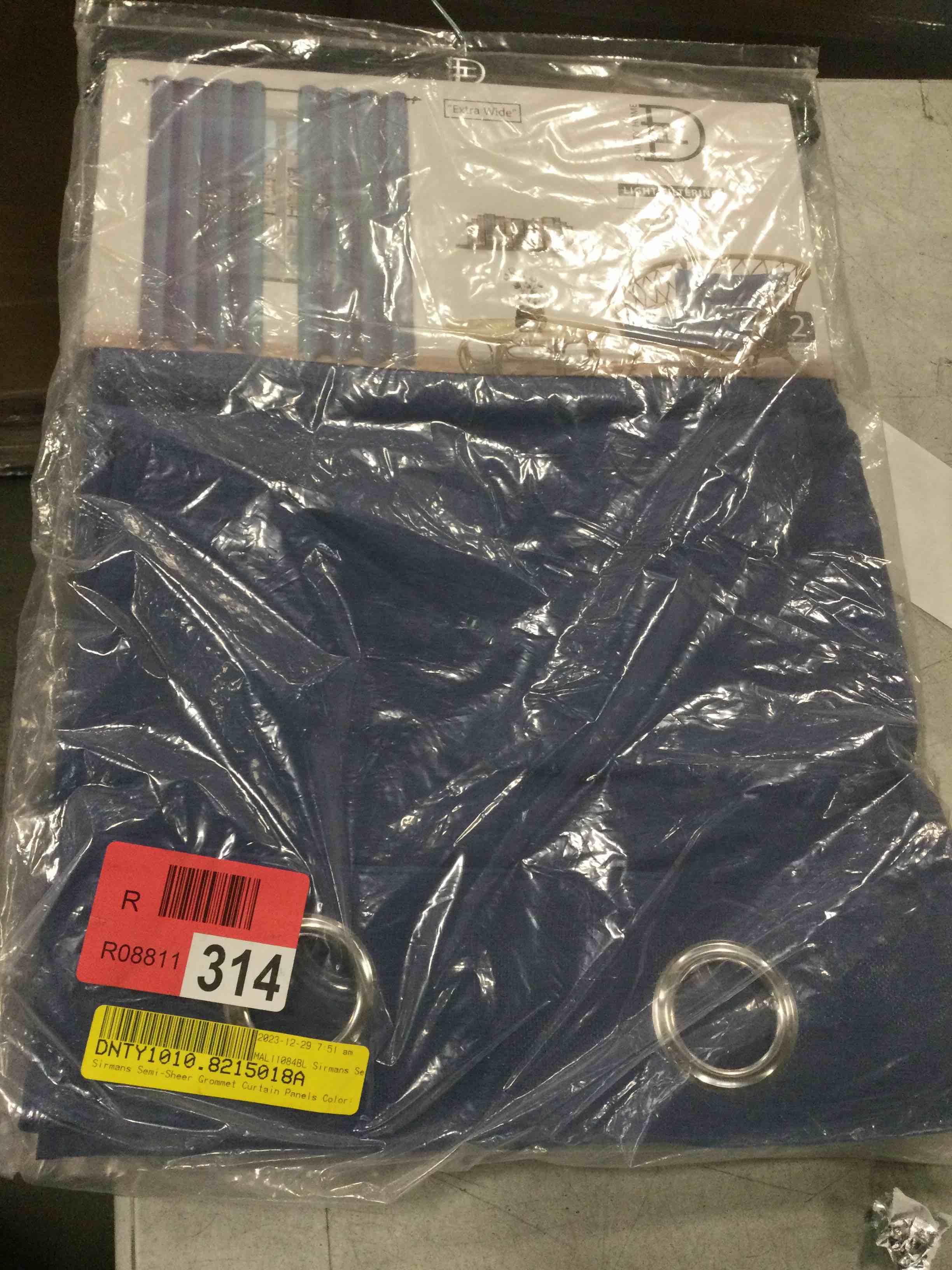 https://s3.amazonaws.com/lotting-images-prod/bidfta/PNK2317763_1744894397953.jpeg