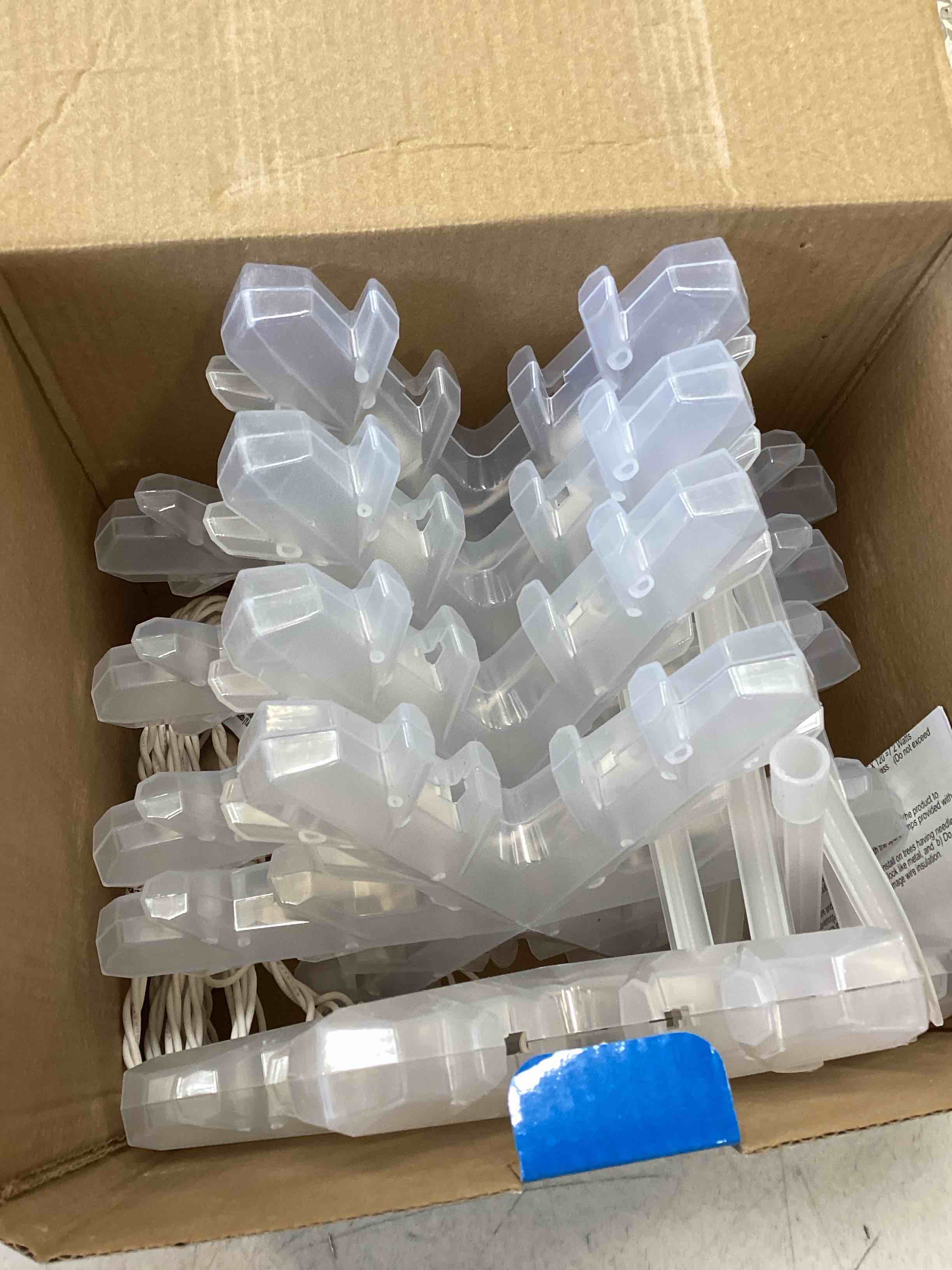 https://s3.amazonaws.com/lotting-images-prod/bidfta/PNK2318051_1745351610171.jpeg