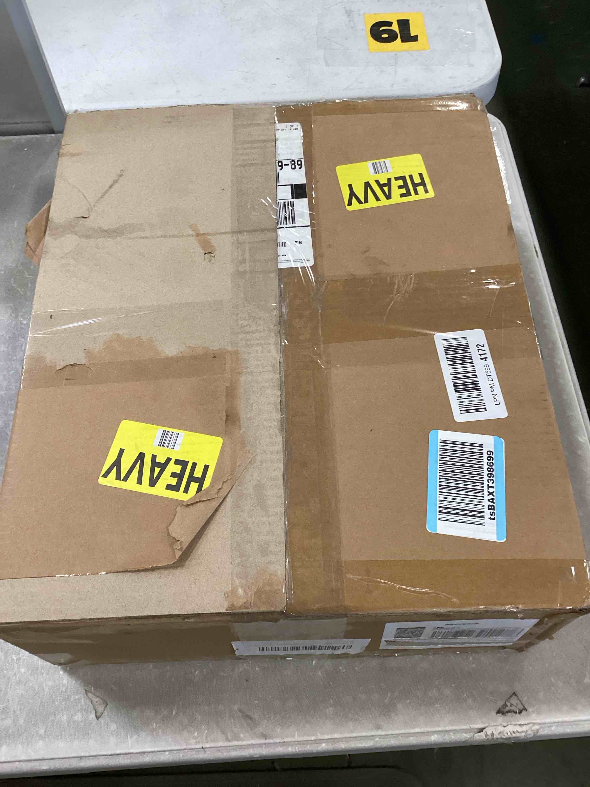 https://s3.amazonaws.com/lotting-images-prod/bidfta/PNK2318727_1745500411226.jpeg